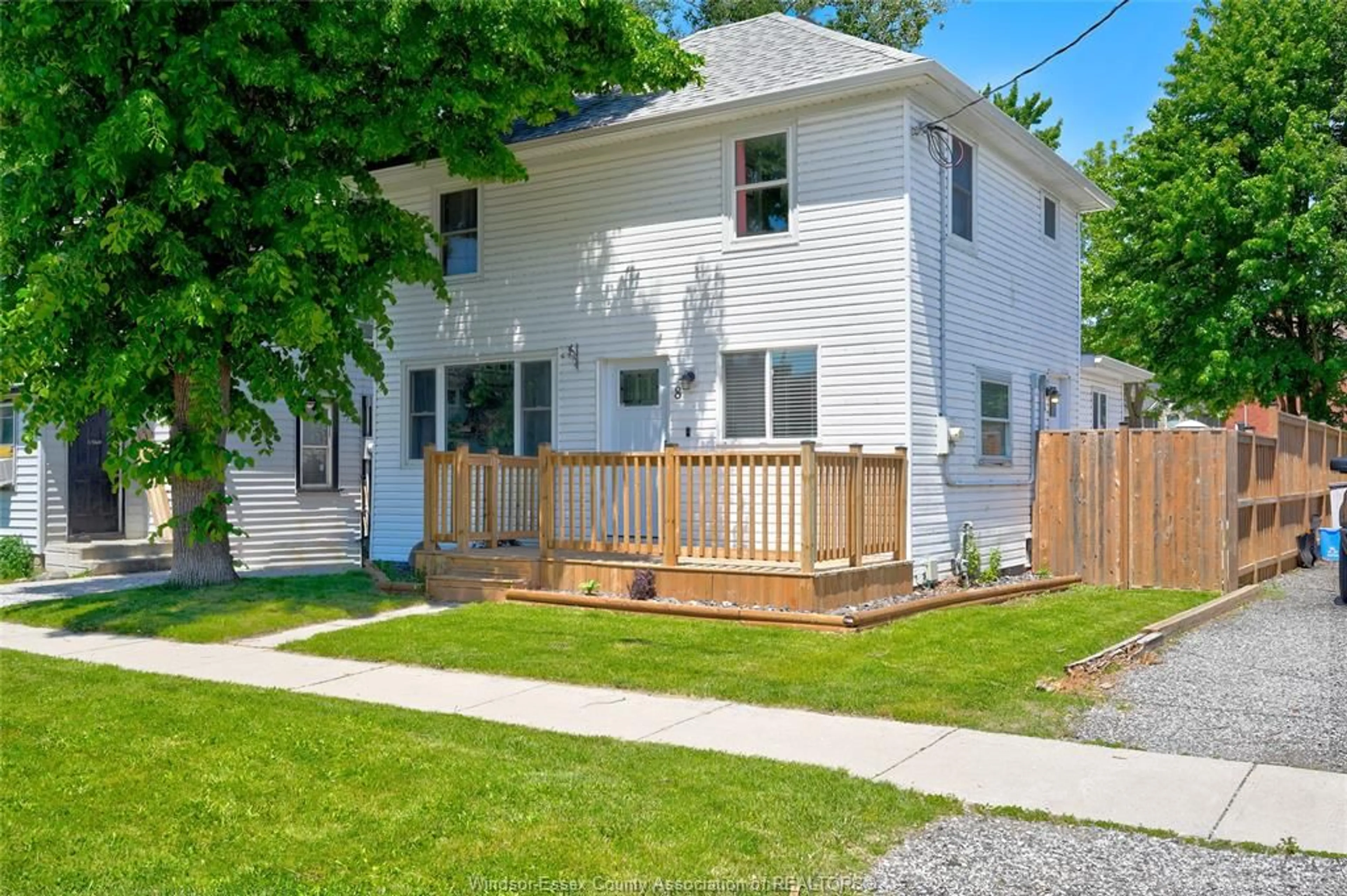 Unknown for 8 ST. CLAIR St, Tilbury Ontario N0P 2L0