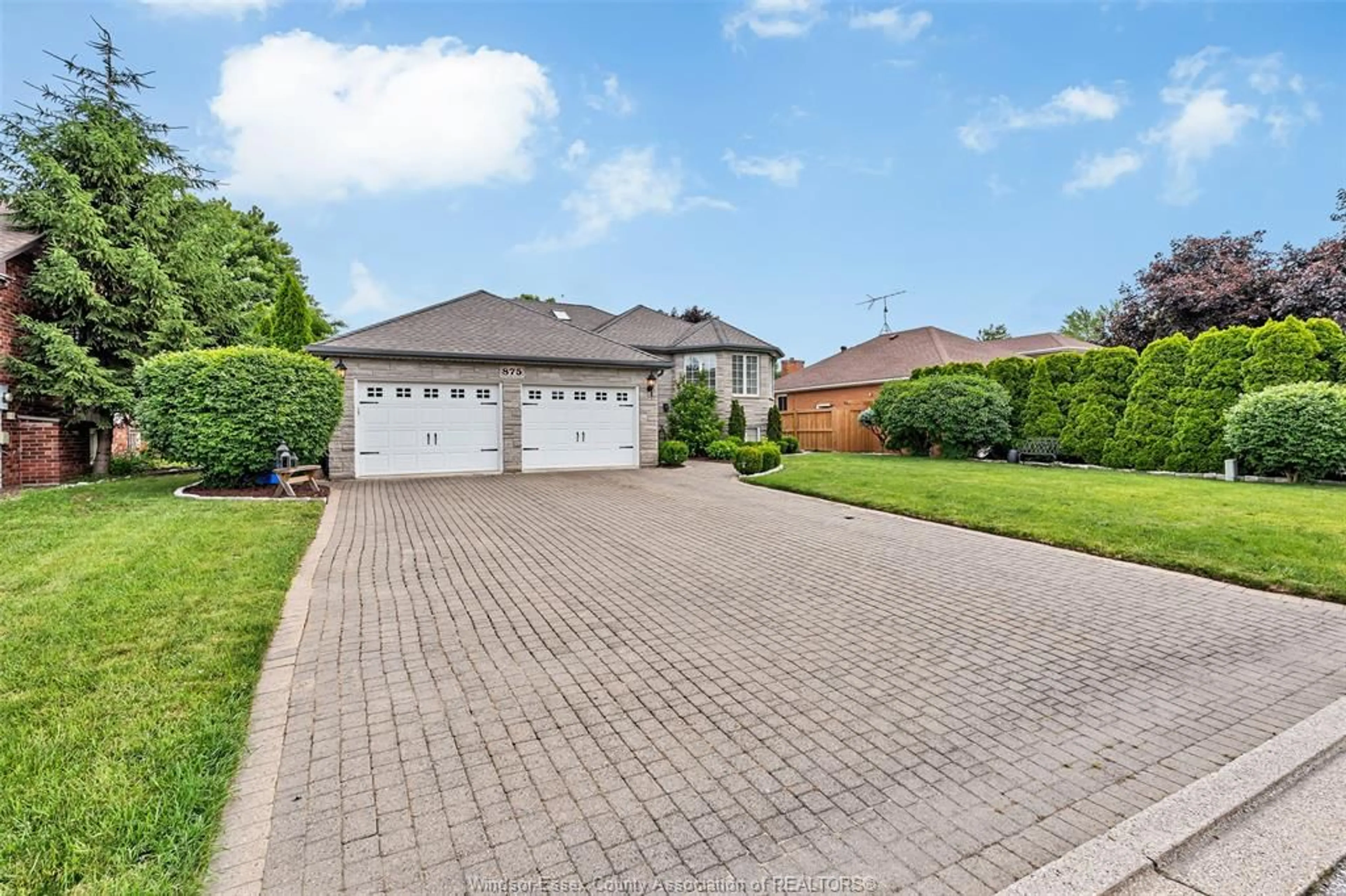 Unknown for 875 SORGE, LaSalle Ontario N9J 3G2