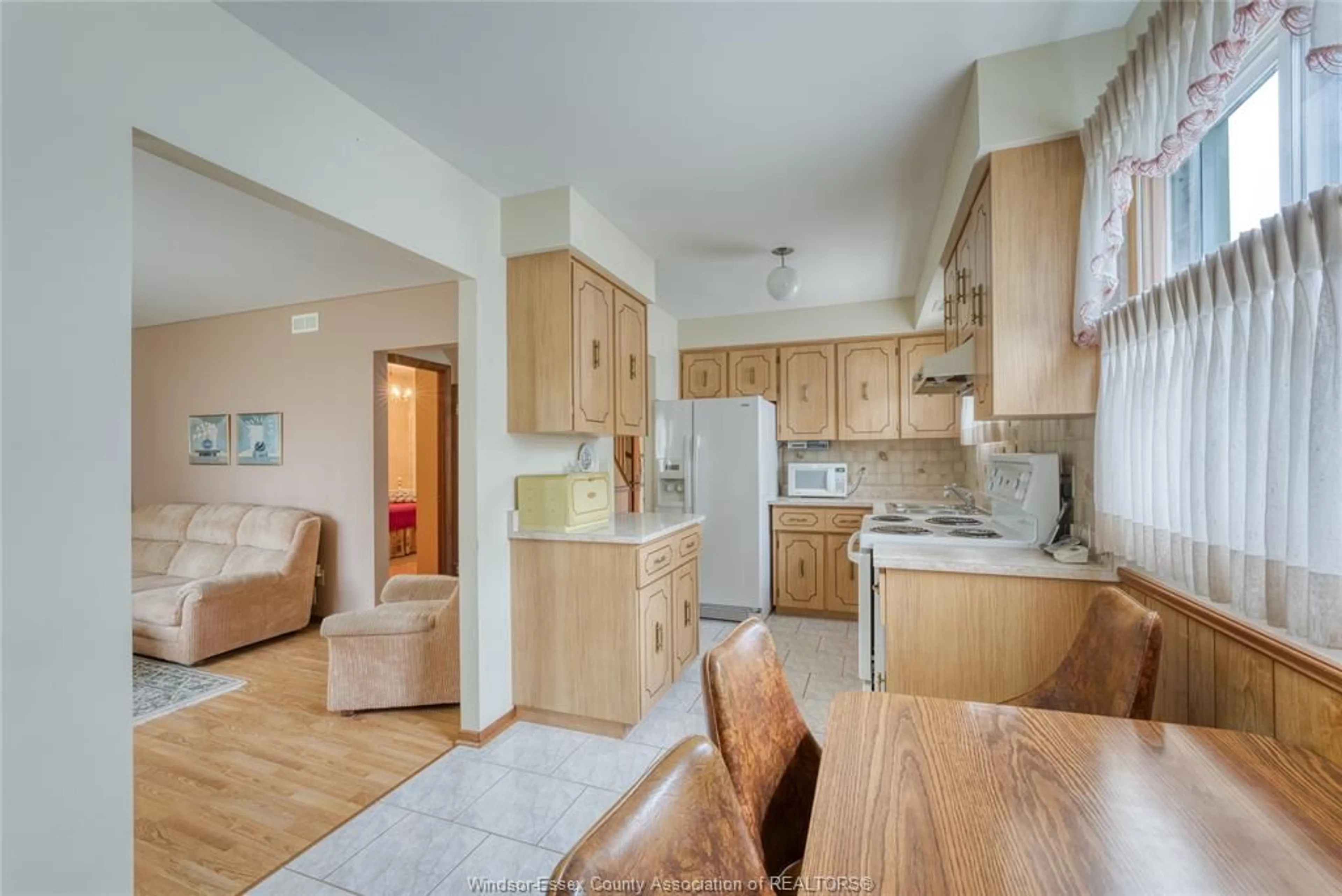 Open concept kitchen, unknown for 1847 Albert, Windsor Ontario N8W 3X1