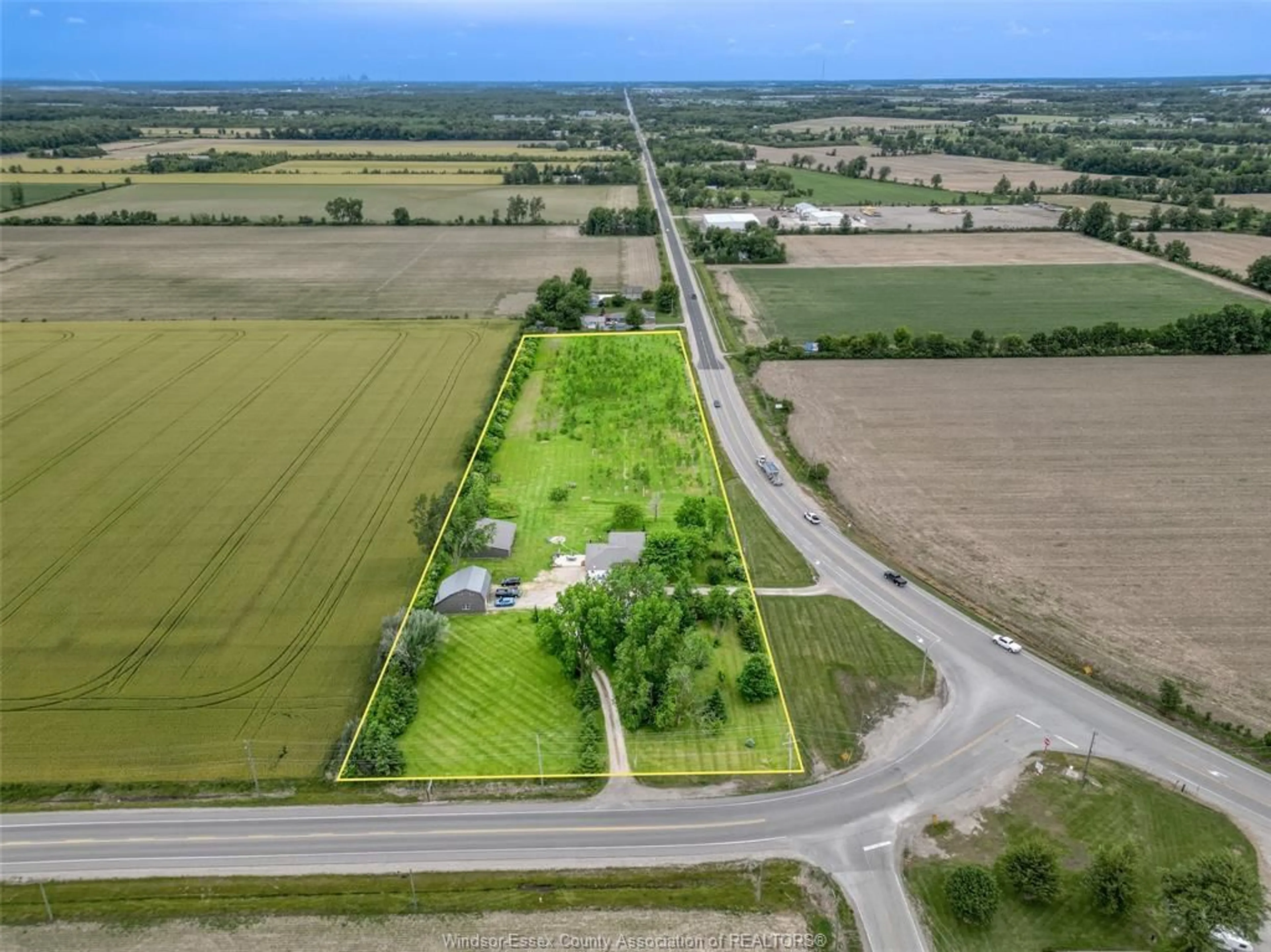 A pic from outside/outdoor area/front of a property/back of a property/a pic from drone, street for 10236 WALKER Rd, Amherstburg Ontario N0R 1J0