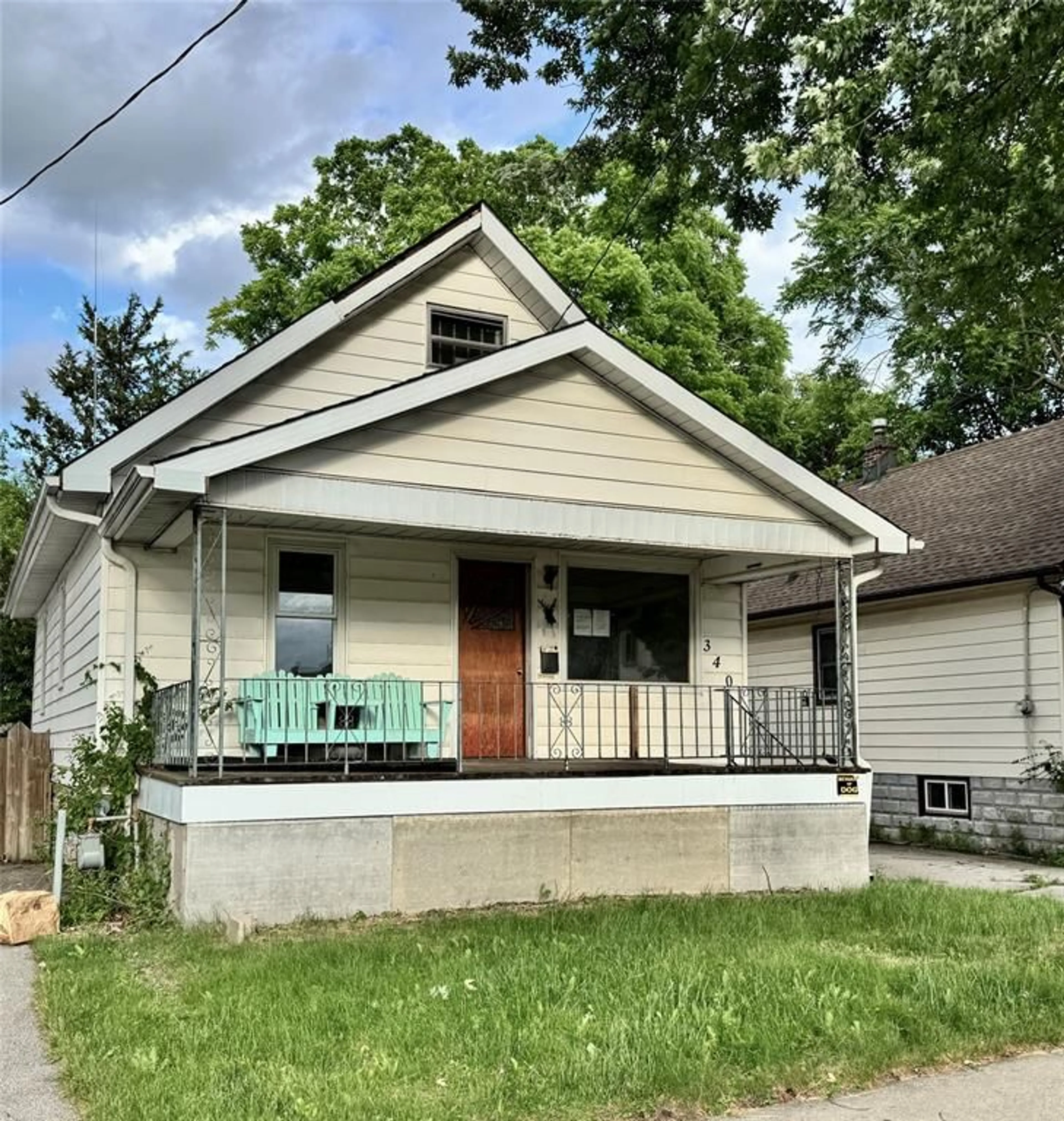 Home with vinyl exterior material, street for 340 SHEPHERD St, Sarnia Ontario N7T 3J6