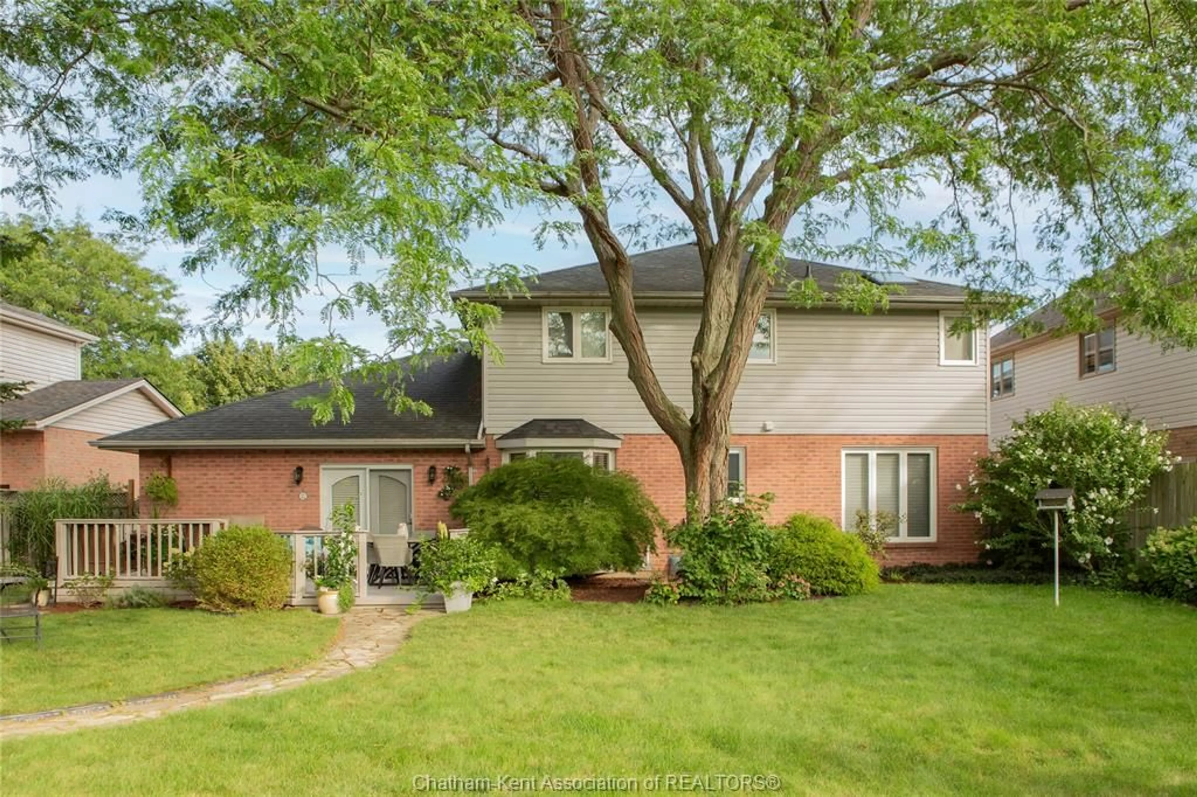 Home with brick exterior material, street for 164 NORWAY MAPLE Dr, Chatham Ontario N7L 5E7
