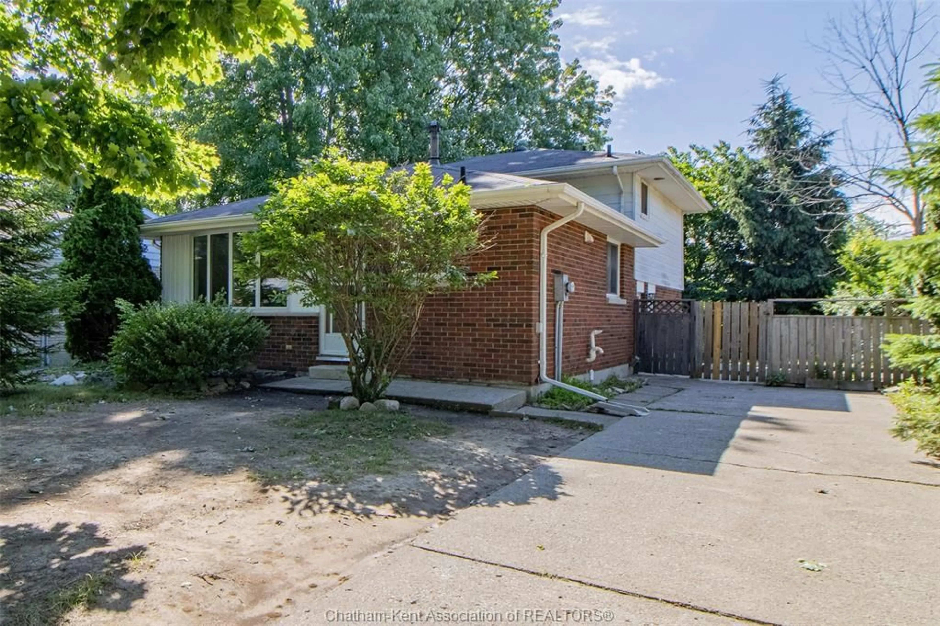 Home with brick exterior material, street for 28 Sudbury Dr, Chatham Ontario N7L 2K2