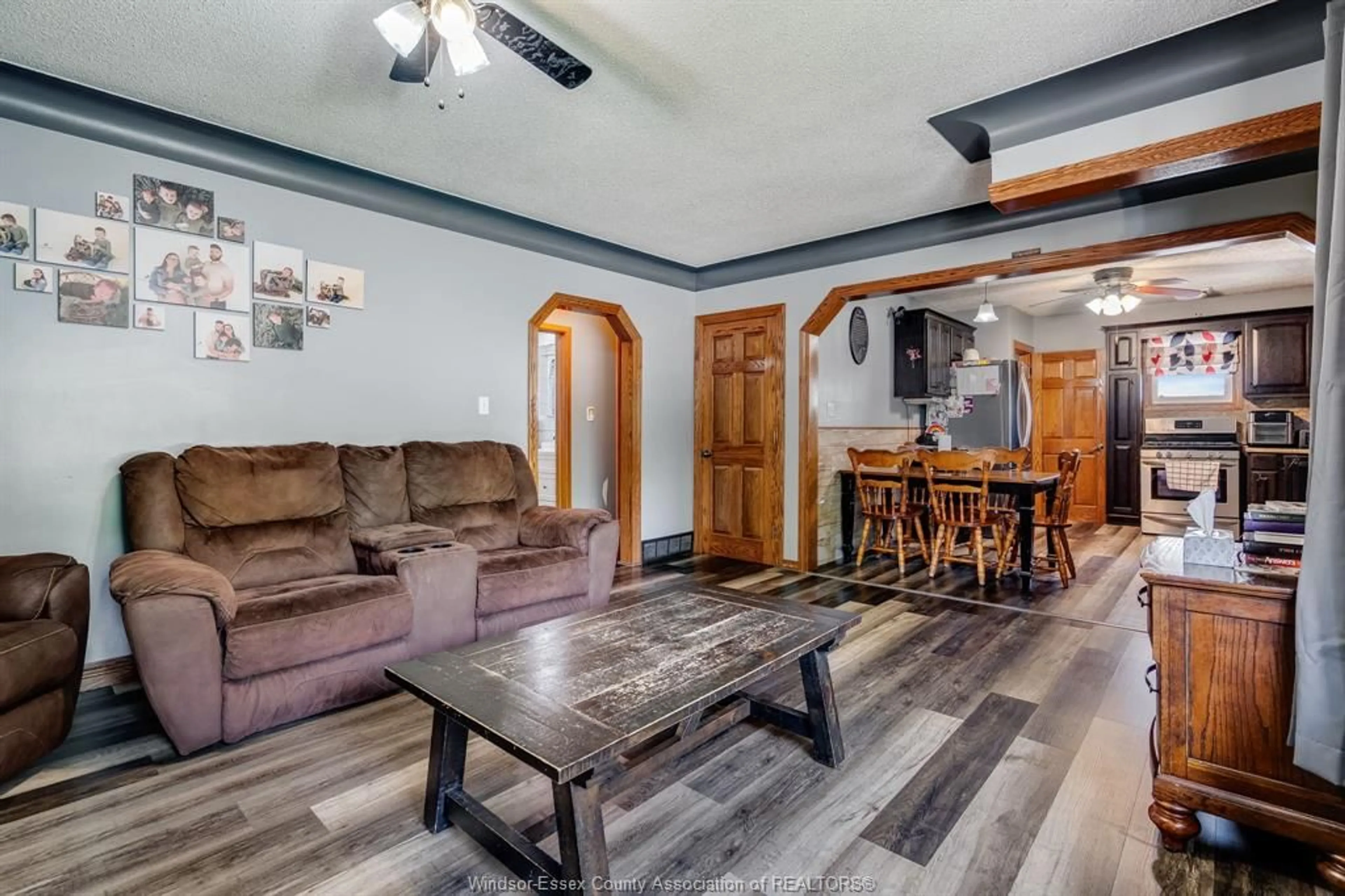 Living room with furniture, unknown for 72 Hodgins St, Leamington Ontario N8H 2N7