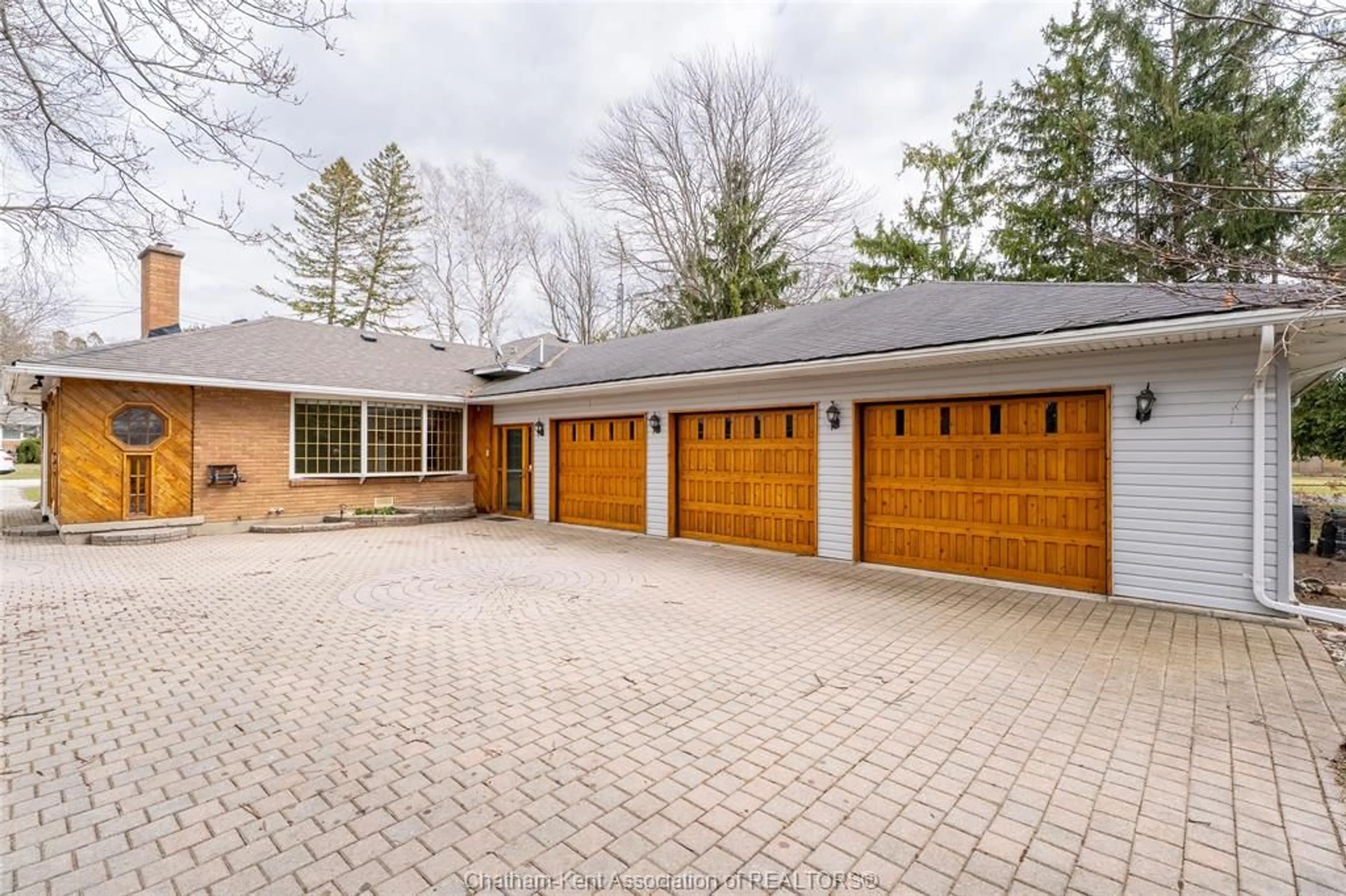 Unknown for 15 Detroit Dr, Chatham Ontario N7M 2M2