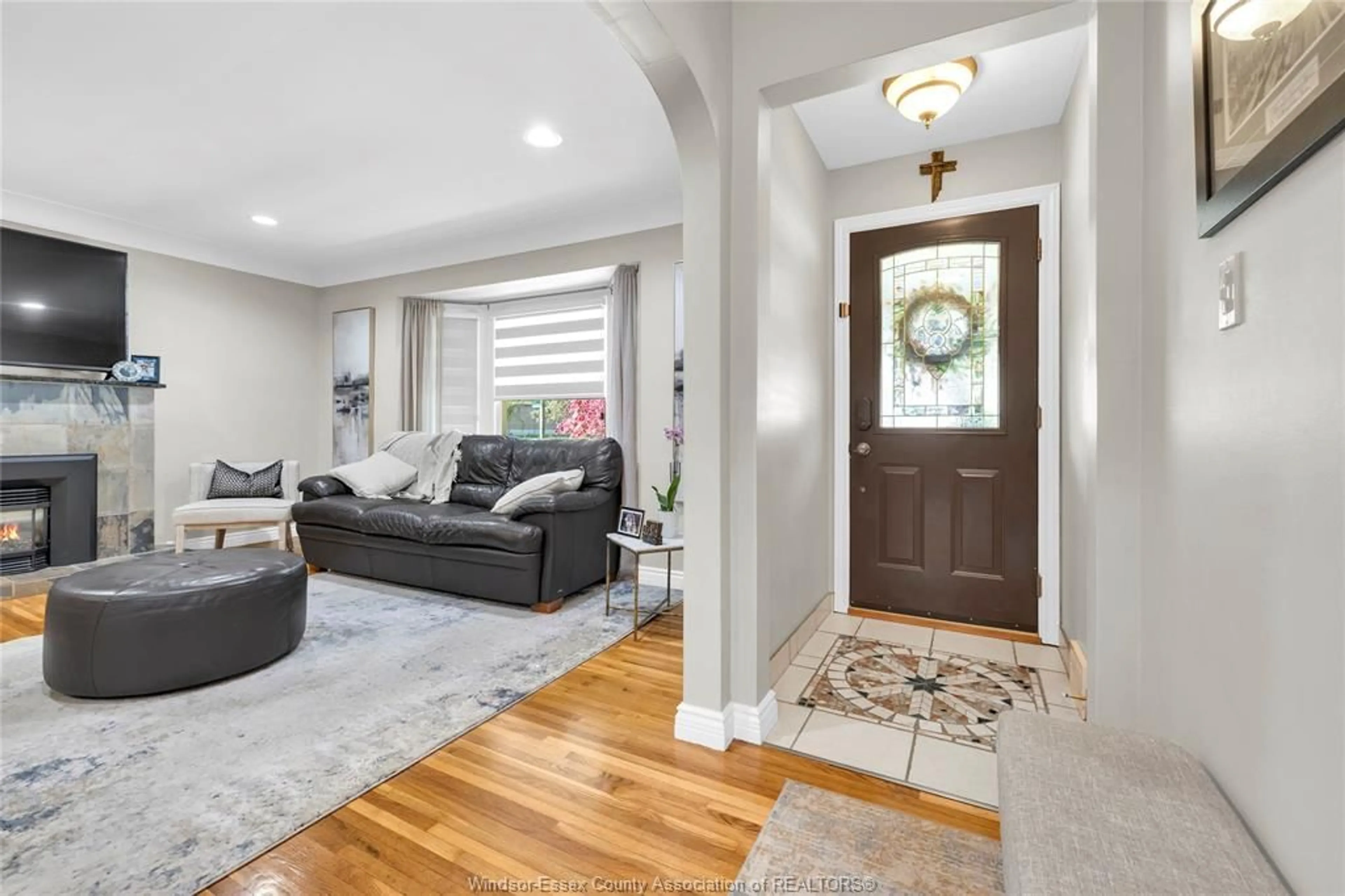 Indoor entryway for 2630 VIRGINIA PARK, Windsor Ontario N9E 2B4
