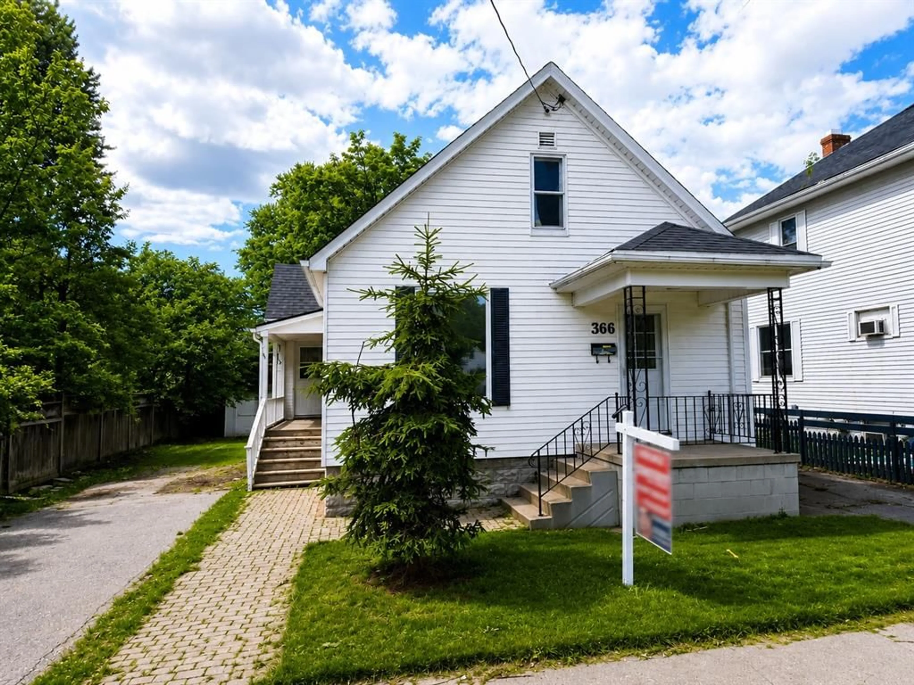 Unknown for 366 Cromwell St, Sarnia Ontario N7T 3Y8