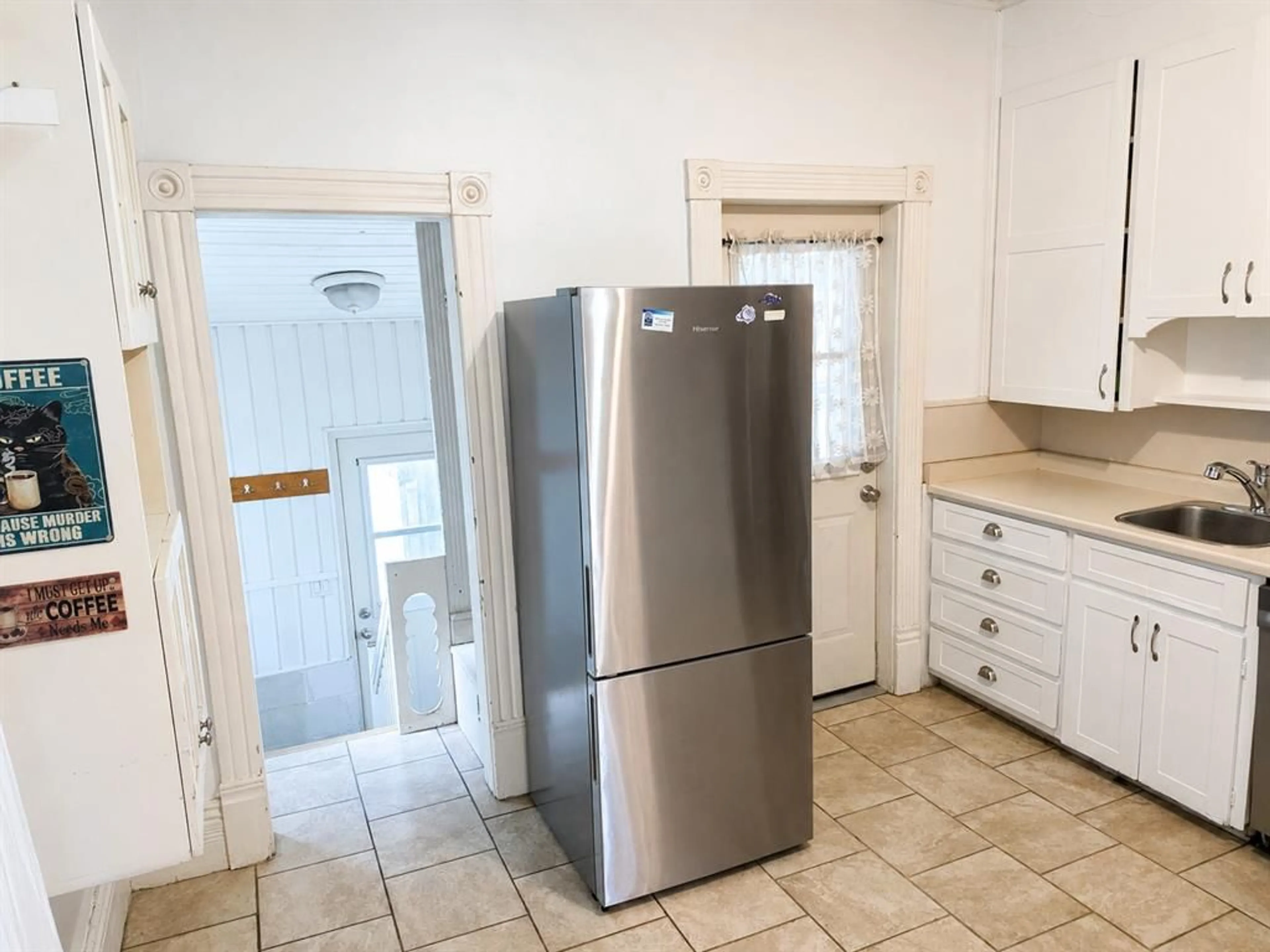 Standard kitchen, unknown for 366 Cromwell St, Sarnia Ontario N7T 3Y8
