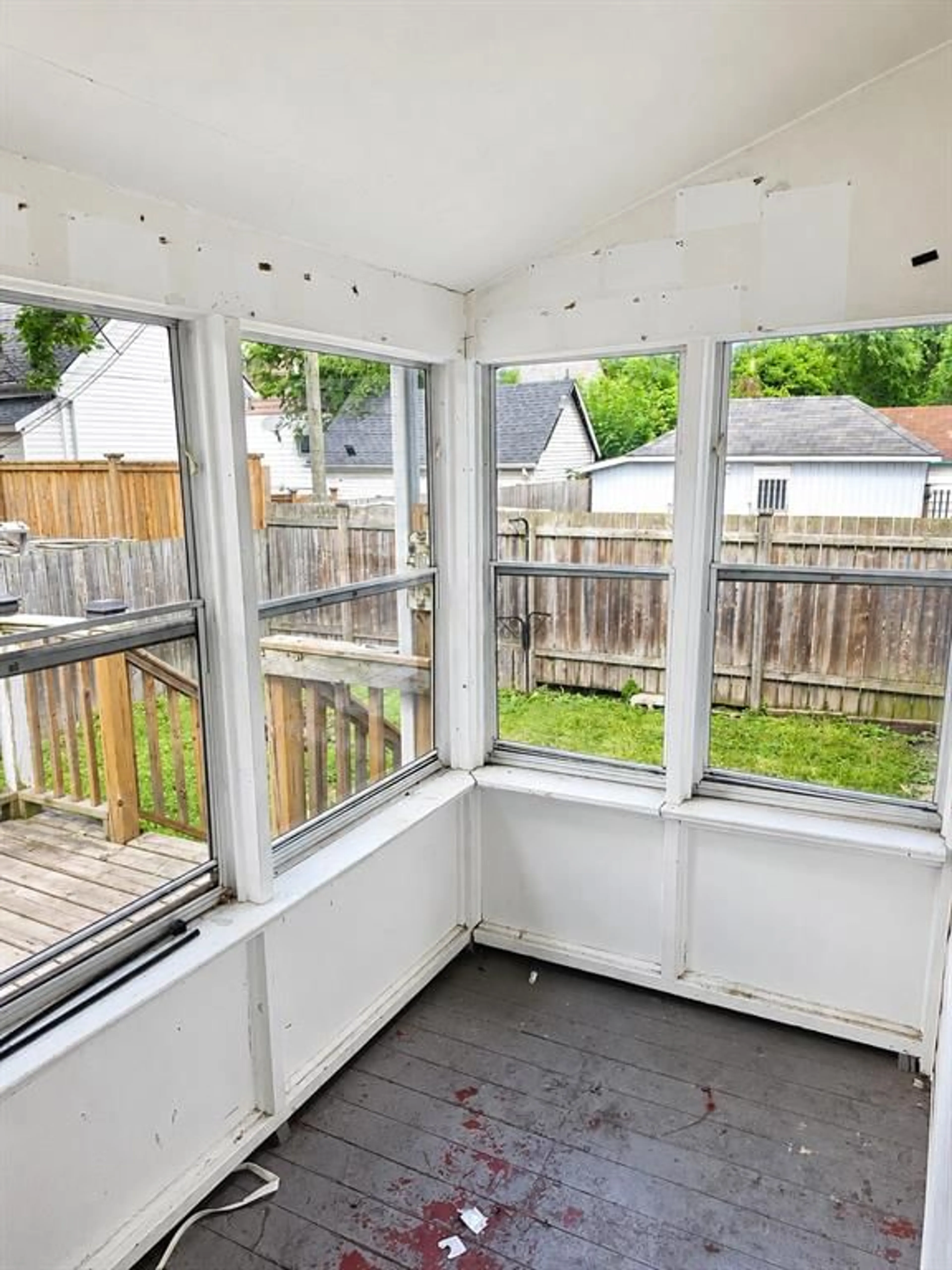 Unknown for 366 Cromwell St, Sarnia Ontario N7T 3Y8