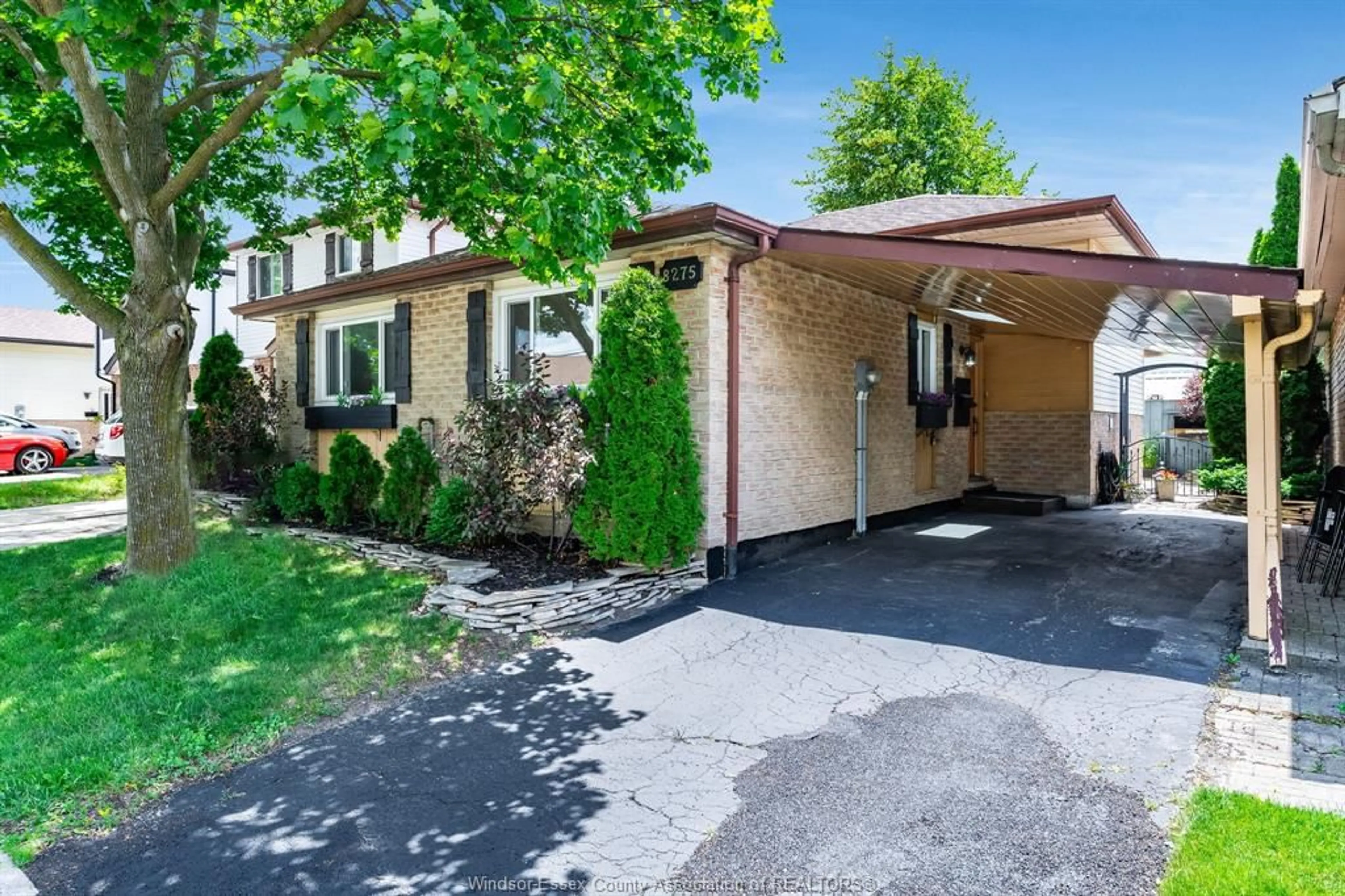 Unknown for 8275 Little River, Windsor Ontario N8S 4P1