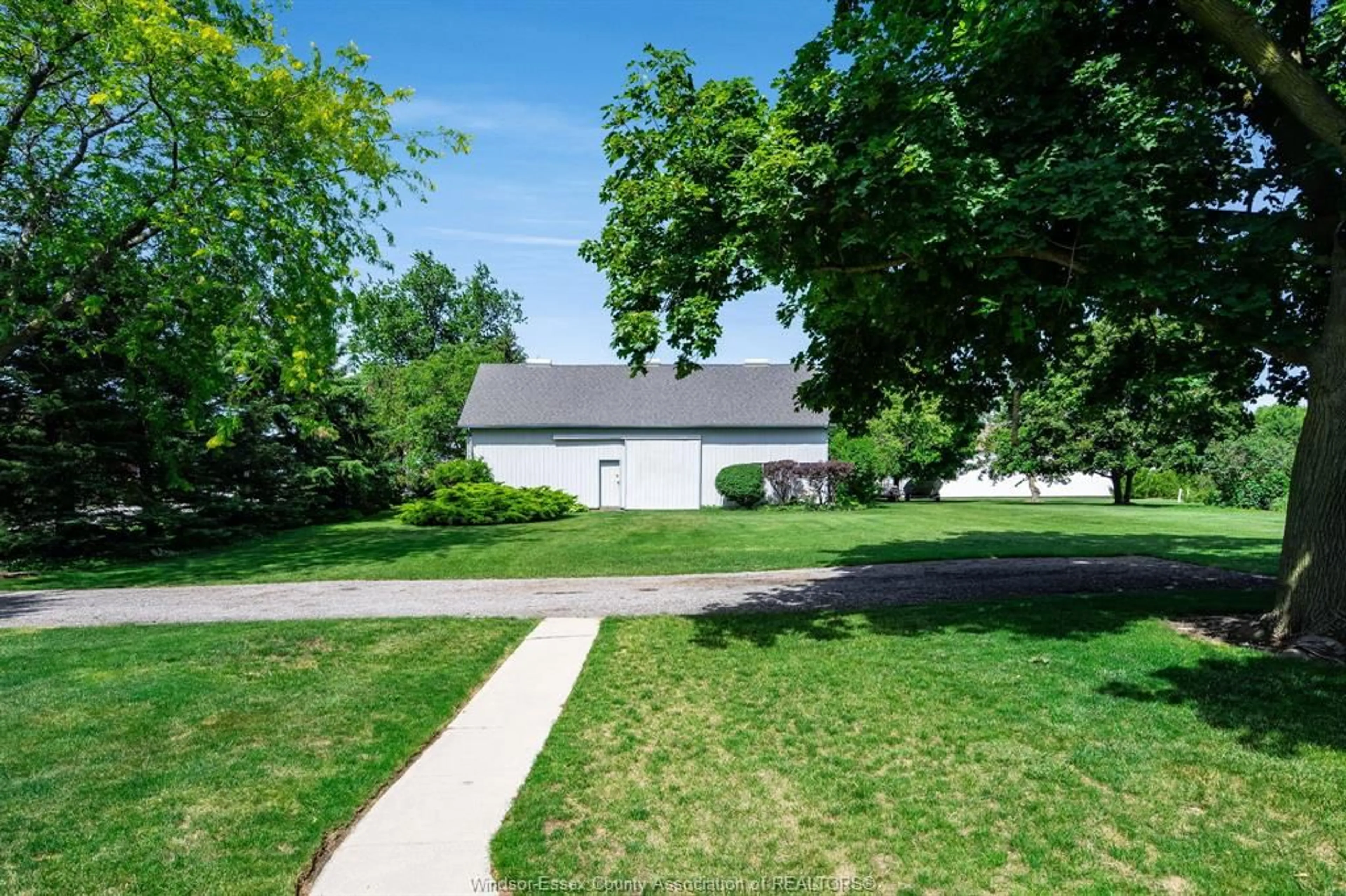 A pic from outside/outdoor area/front of a property/back of a property/a pic from drone, street for 1570 Road 3, Kingsville Ontario N9Y 2E5
