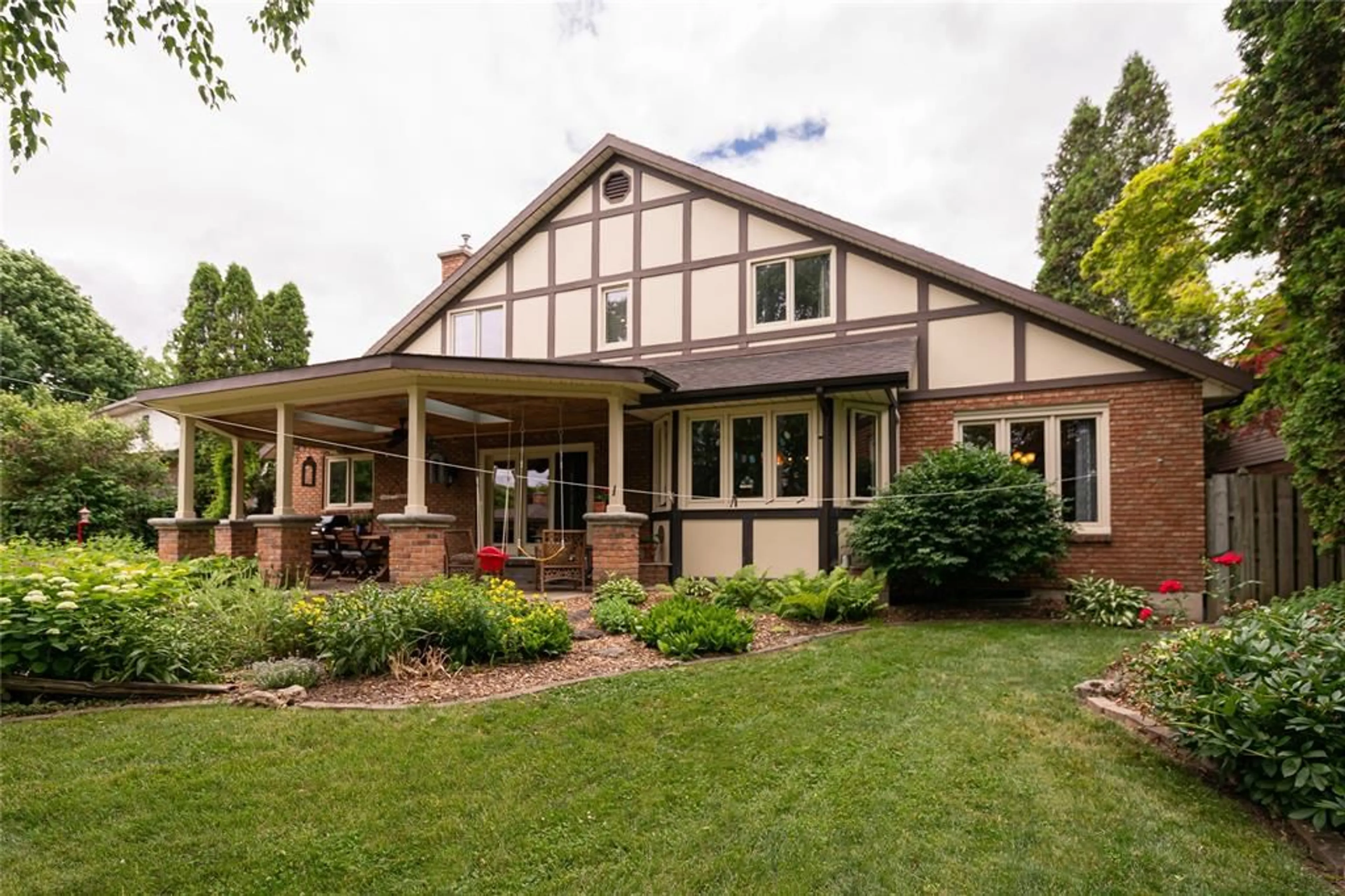 Home with brick exterior material, mountain view for 11 ALGONQUIAN Dr, Chatham Ontario N7M 5Y2