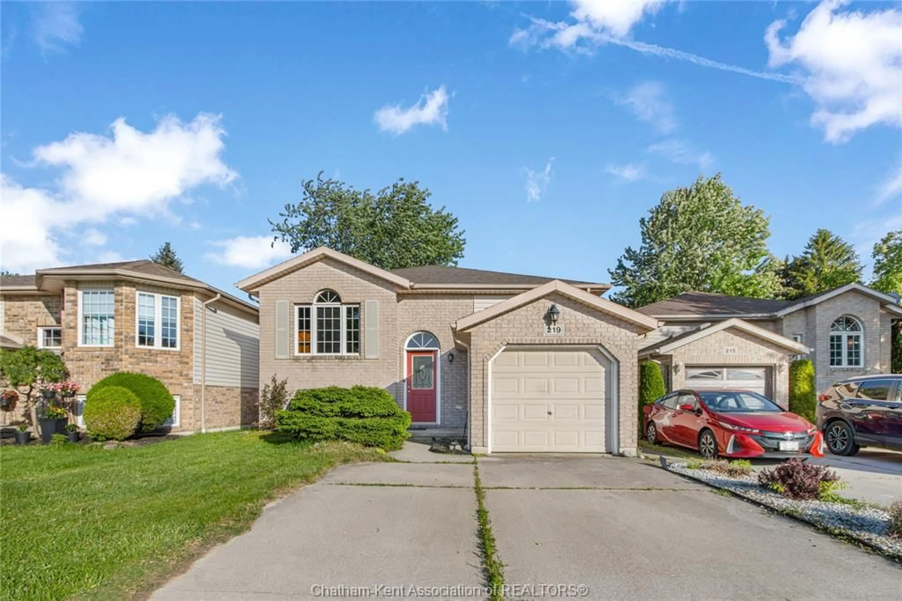 Unknown for 219 GREENFIELD Lane, Chatham Ontario N7L 5N3