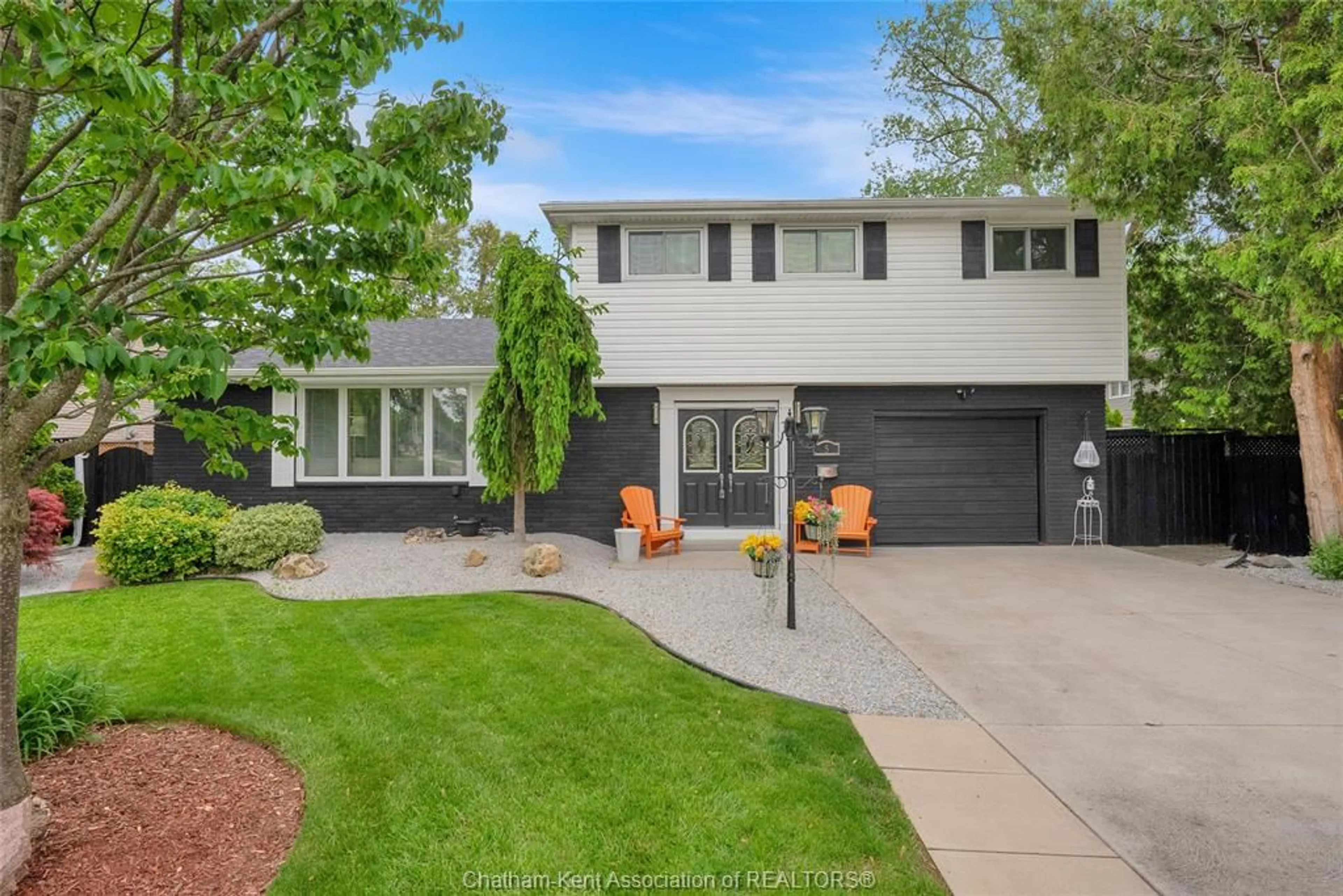 Home with brick exterior material, street for 5 Phyllis Ave, Chatham Ontario N7M 3B8