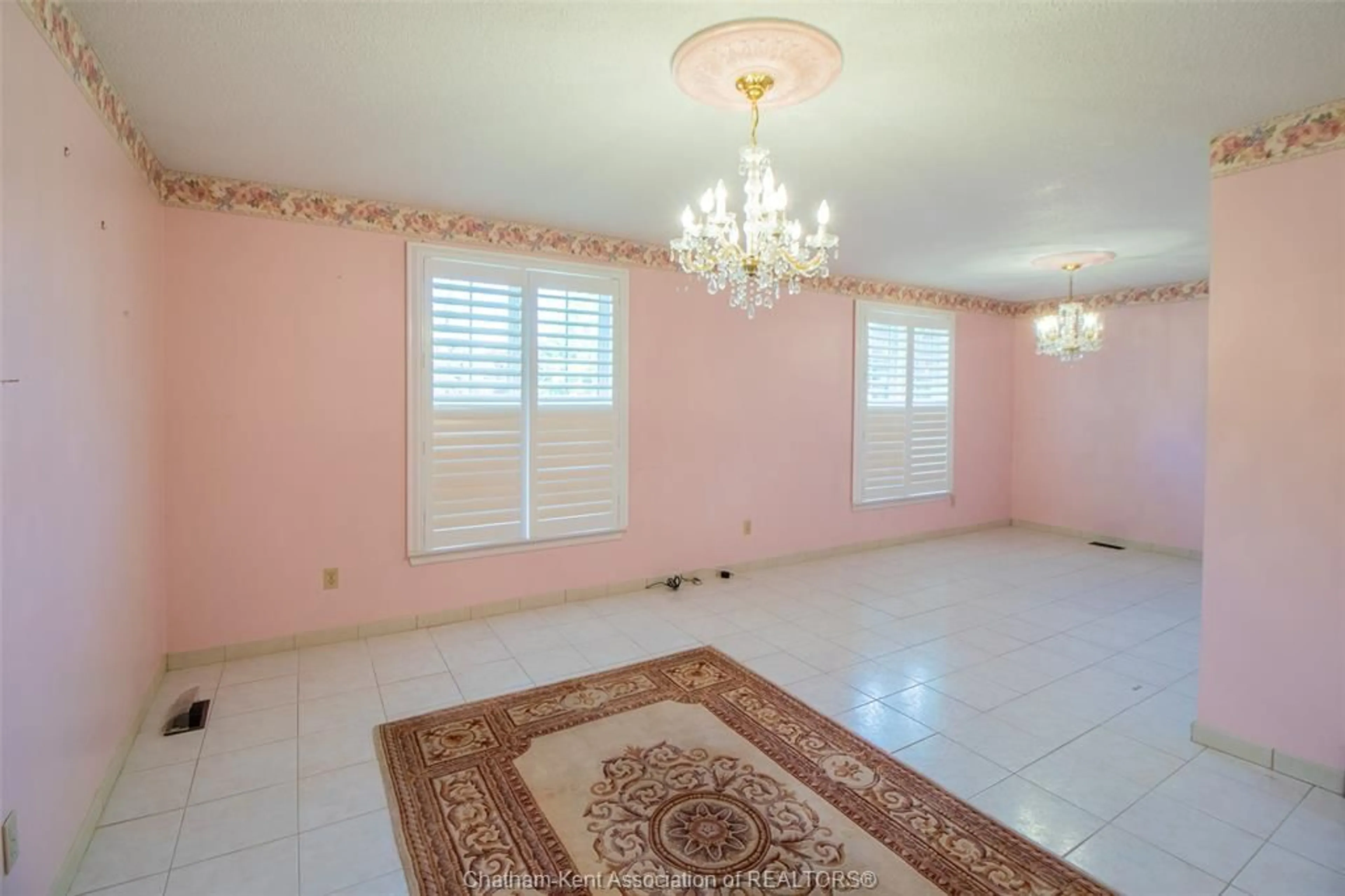 A pic of a room for 8 Regal Pl, Chatham Ontario N7M 5P5