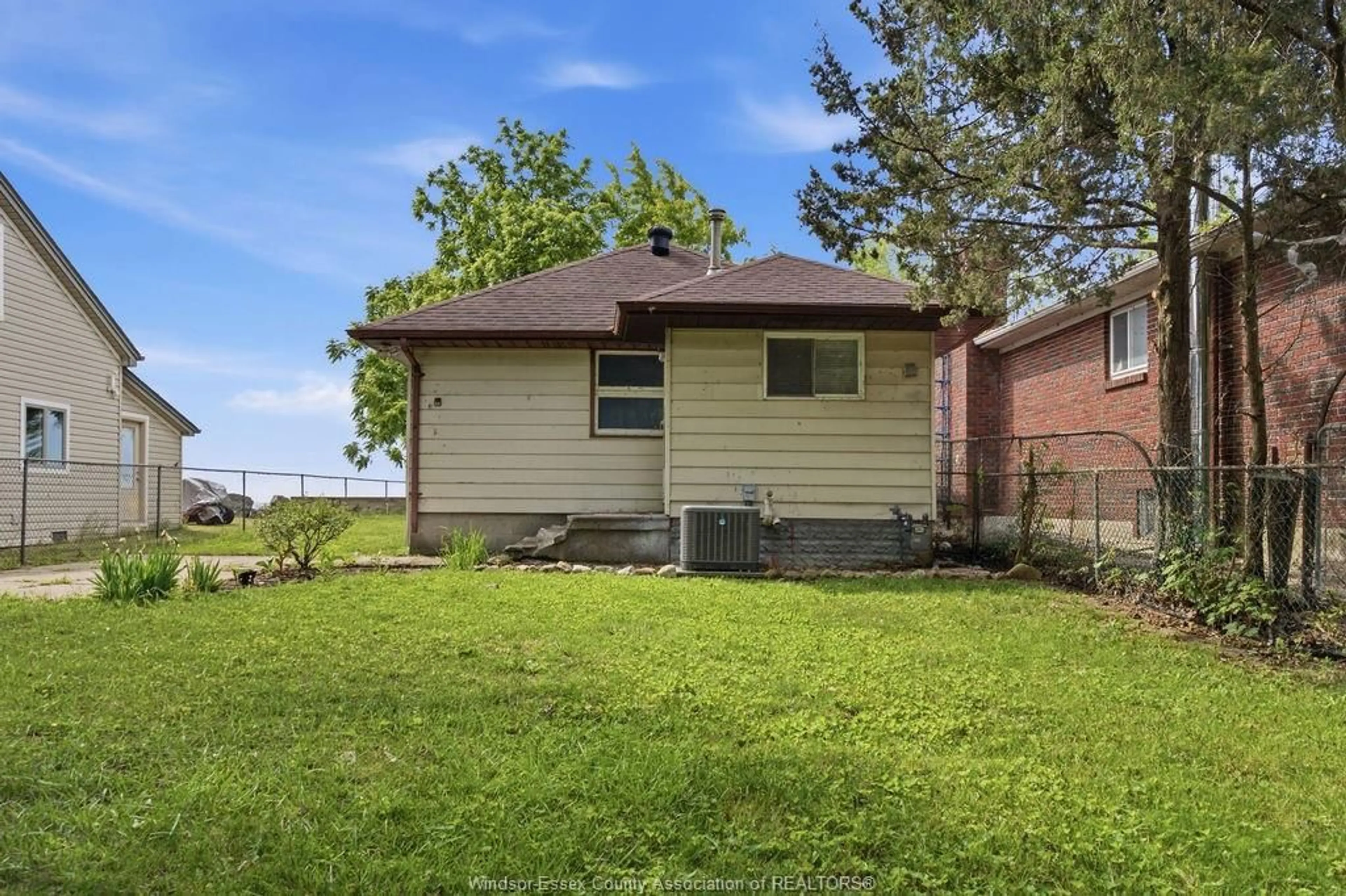 Unknown for 1437 HERITAGE Rd, Kingsville Ontario N9Y 2E6