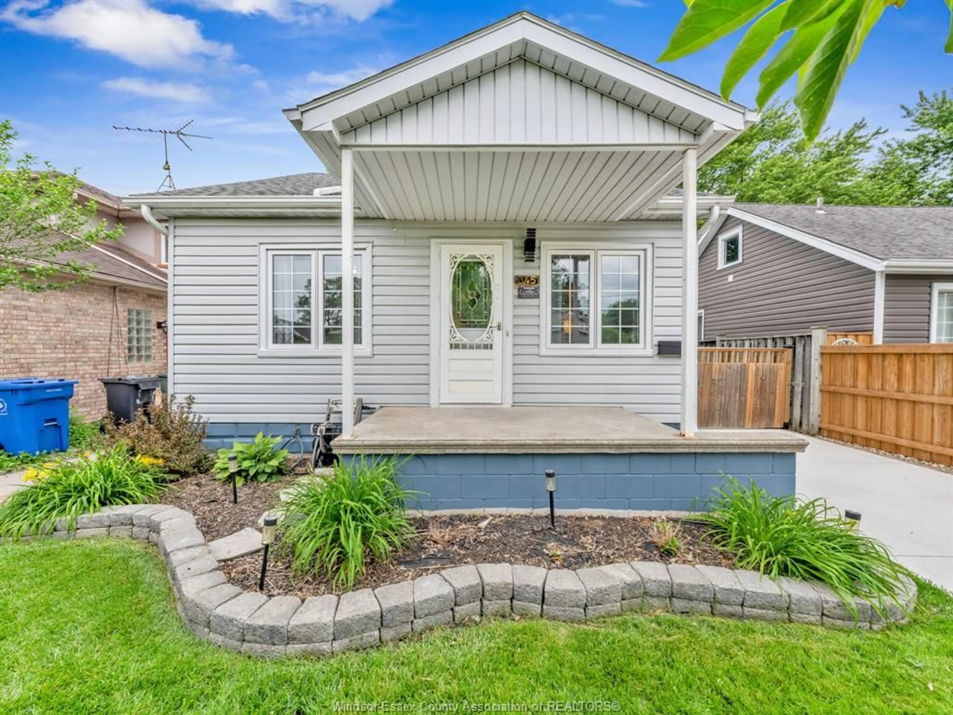 Home with vinyl exterior material, street for 345 FRANK Ave, Windsor Ontario N8S 3N9
