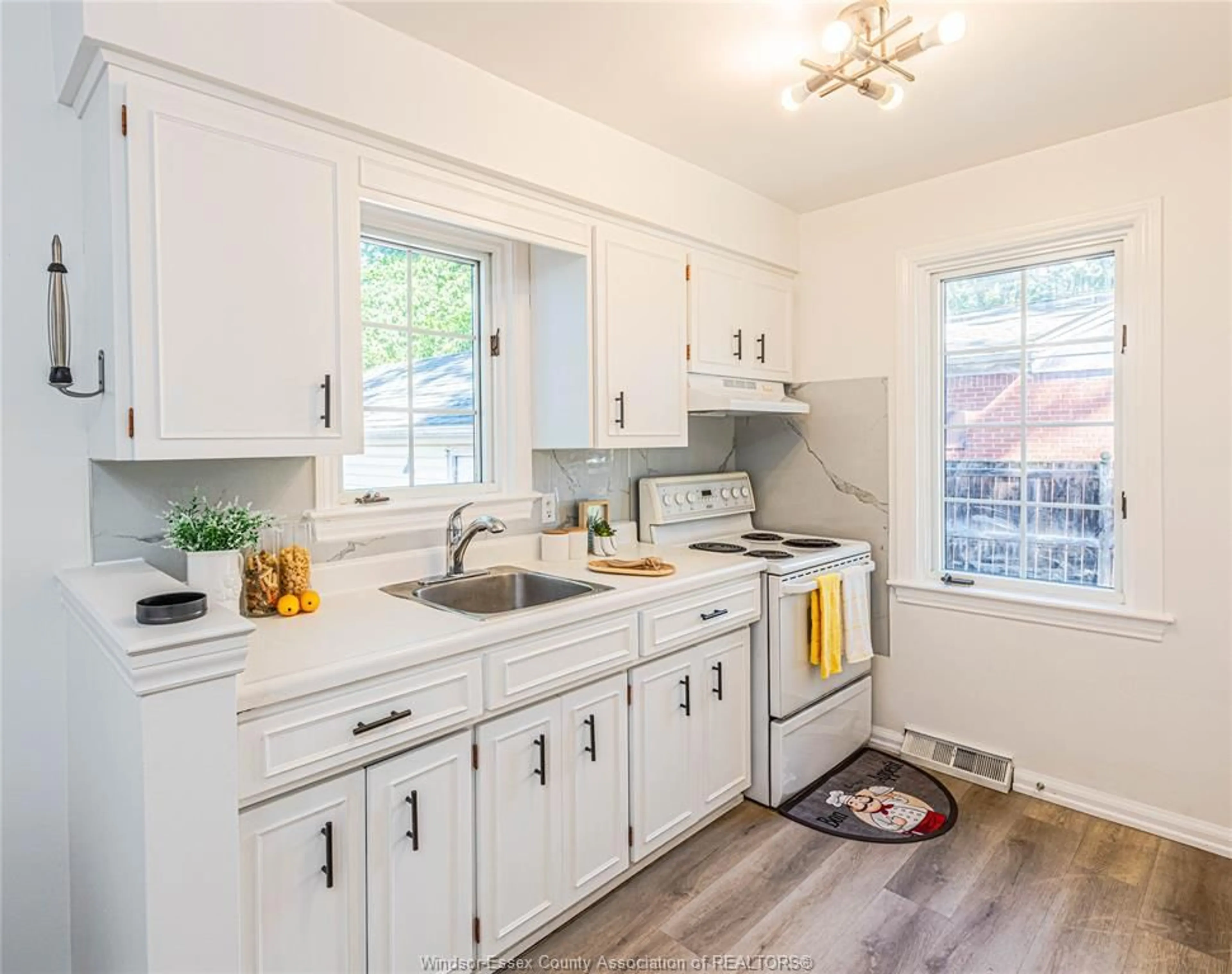 Open concept kitchen, unknown for 3365 CURRY Ave, Windsor Ontario N9E 2T4