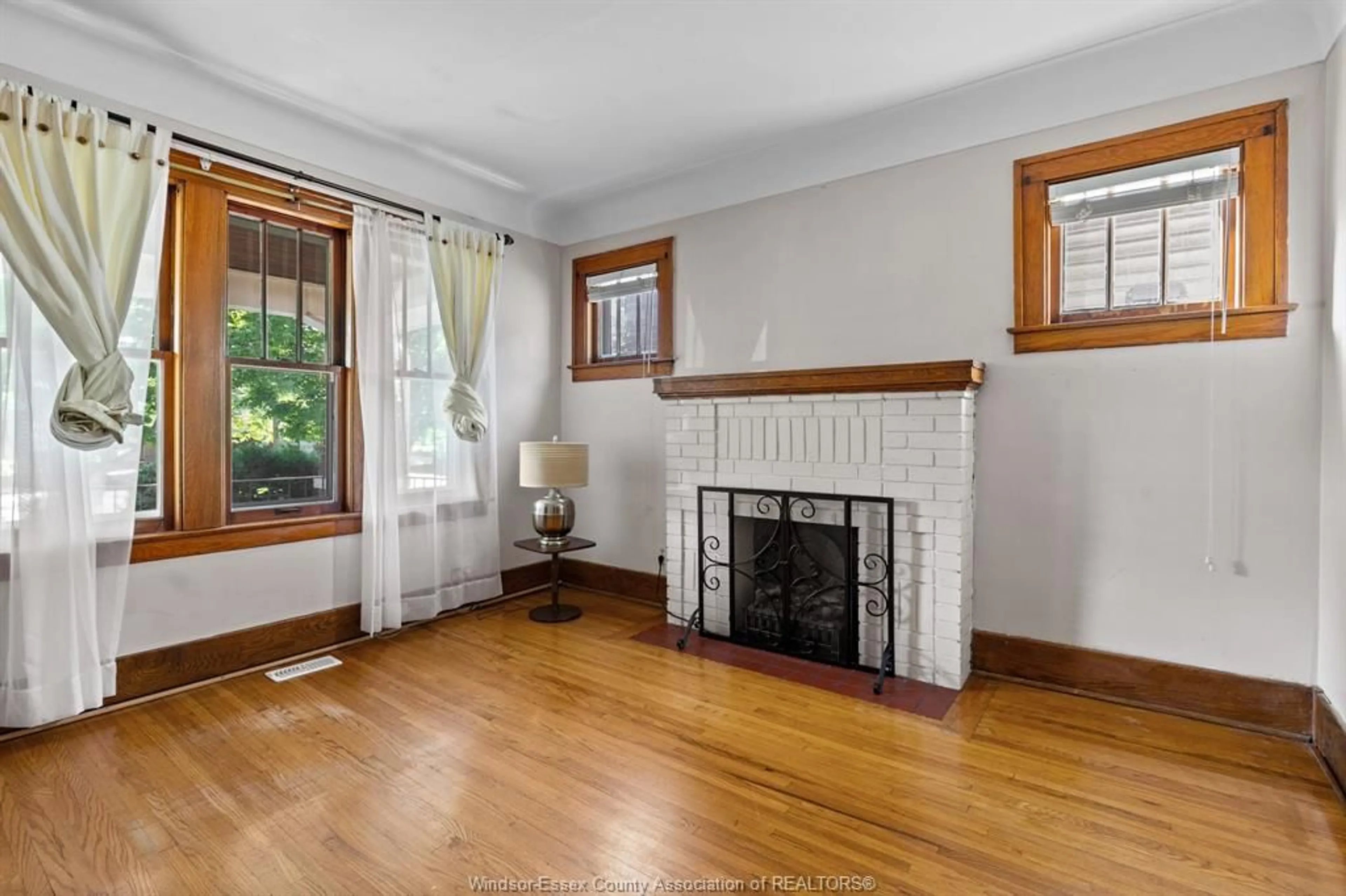 Living room with furniture, unknown for 703 RANDOLPH, Windsor Ontario N9B 2T7