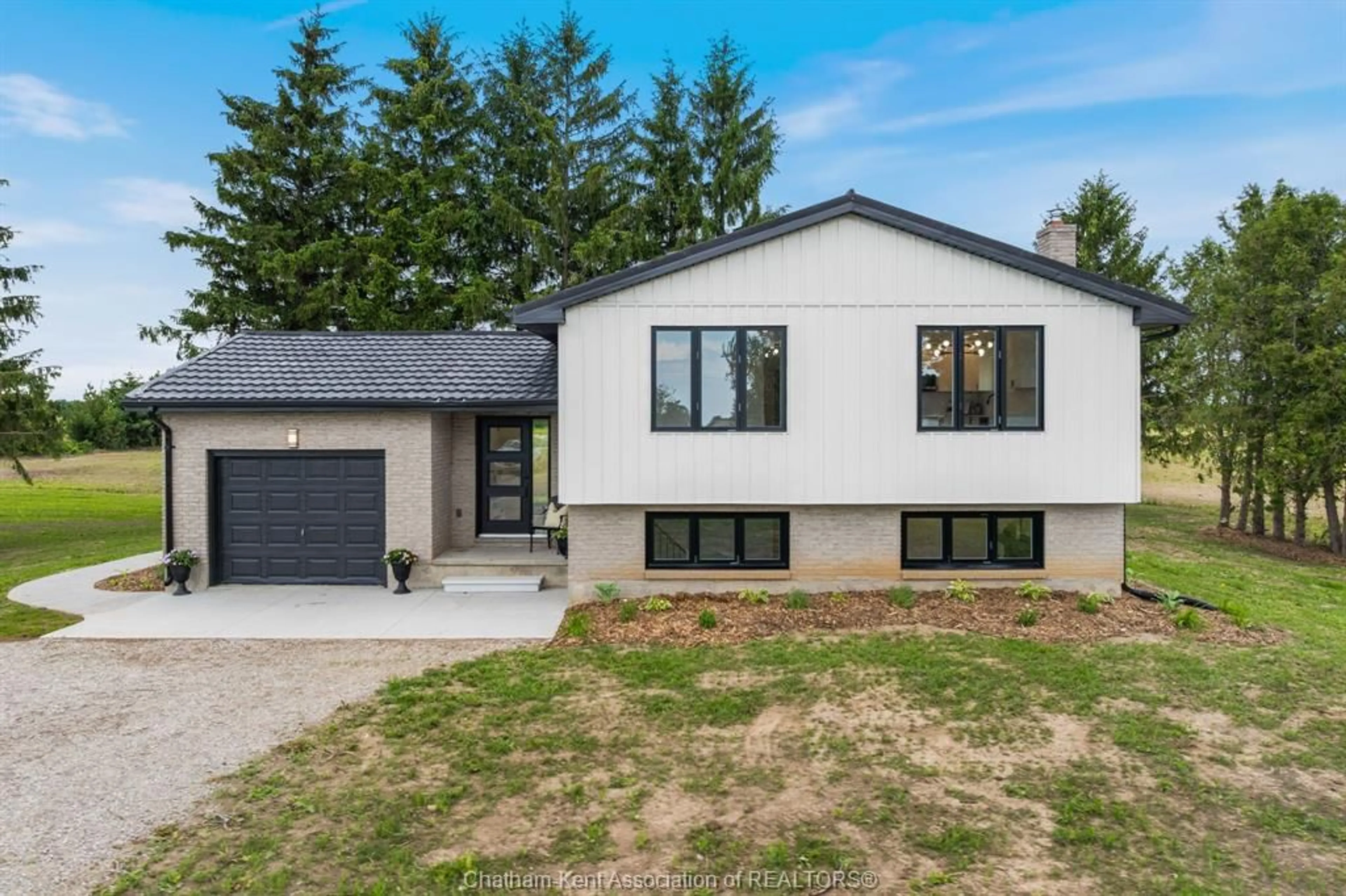 Home with brick exterior material, street for 5583 Carriage Rd, Delaware Town Ontario N0L 1E0