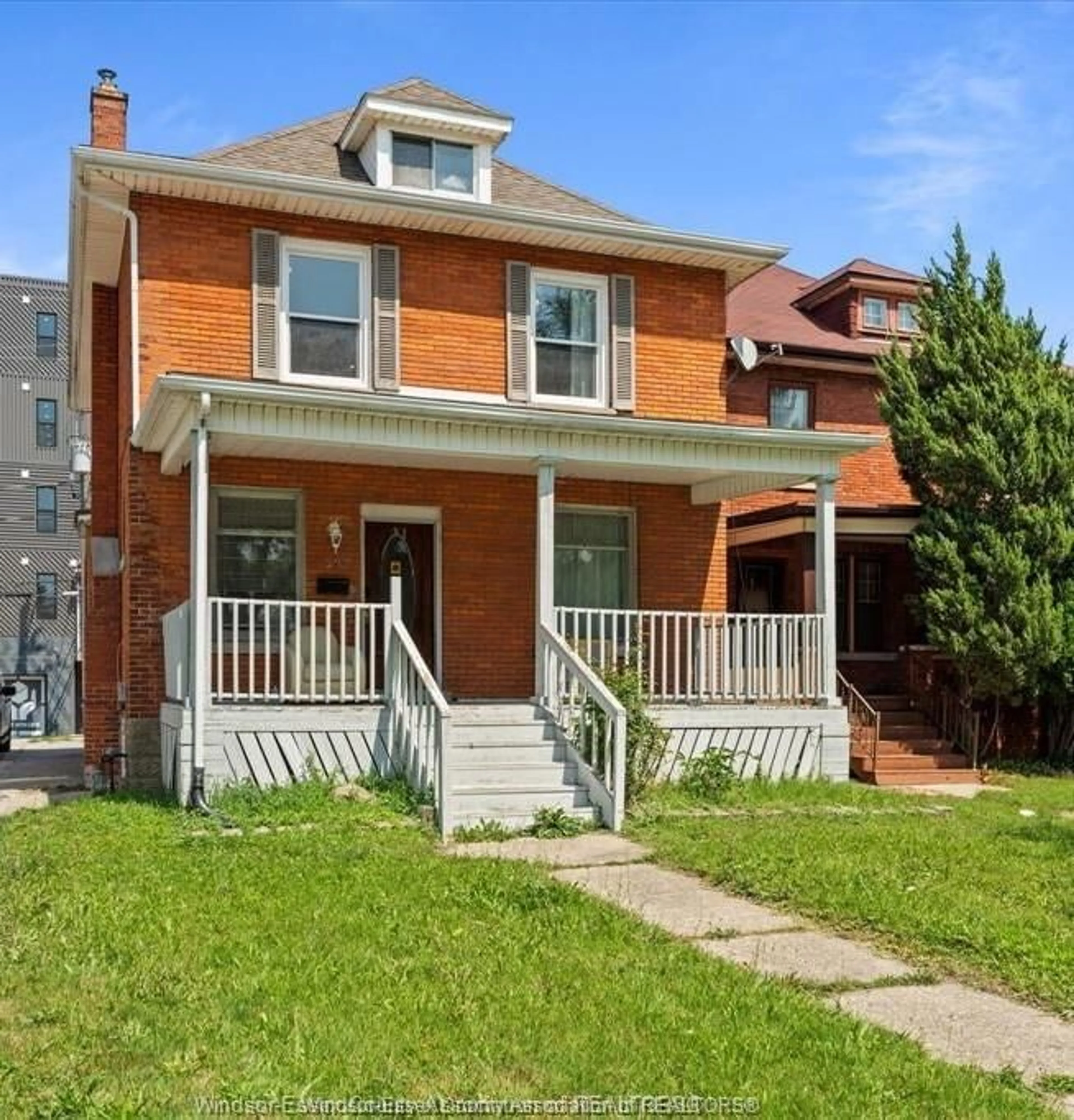 Home with brick exterior material, street for 542 VICTORIA Ave, Windsor Ontario N9A 3M8