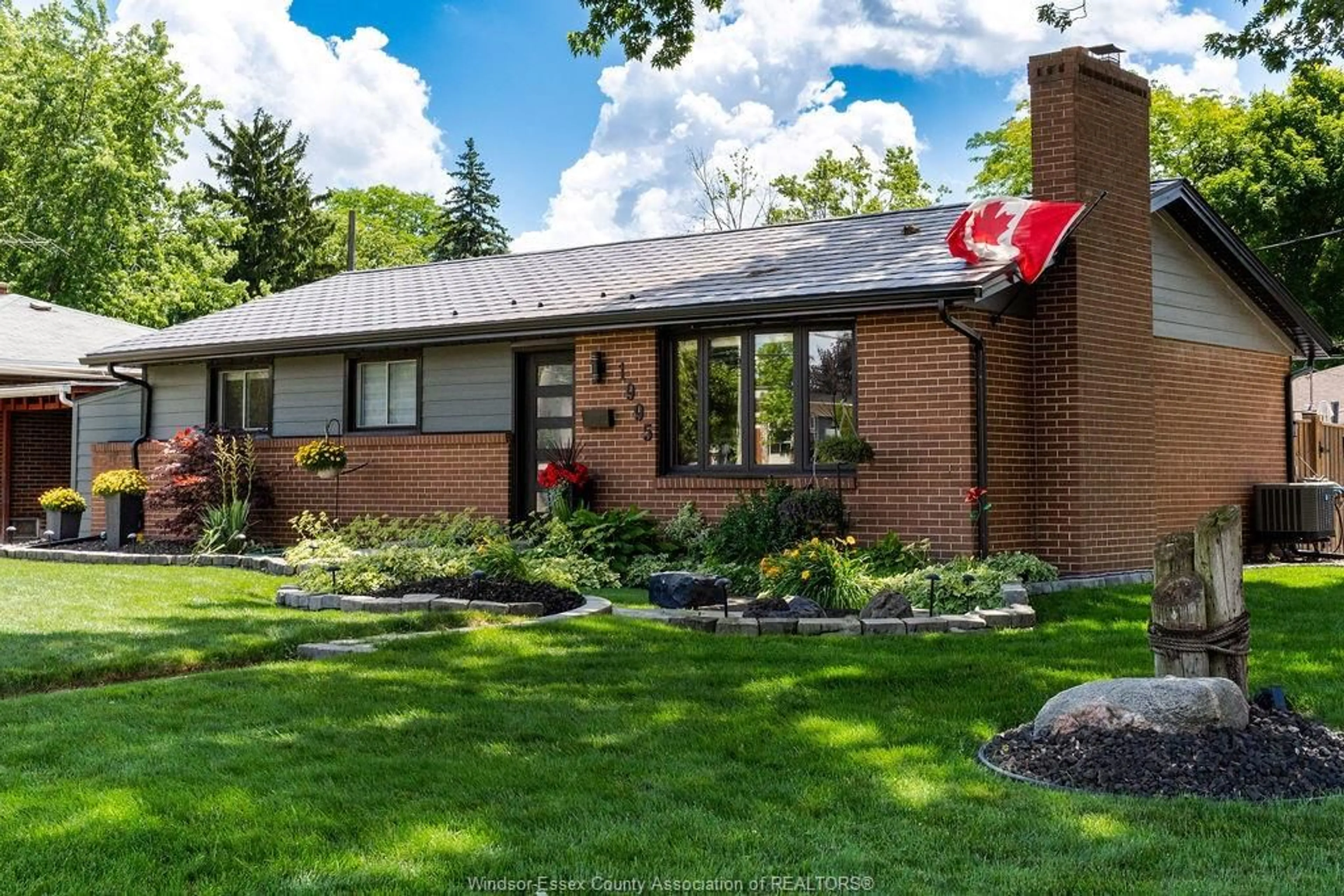 Home with brick exterior material, street for 1995 Labelle, Windsor Ontario N9E 1B5