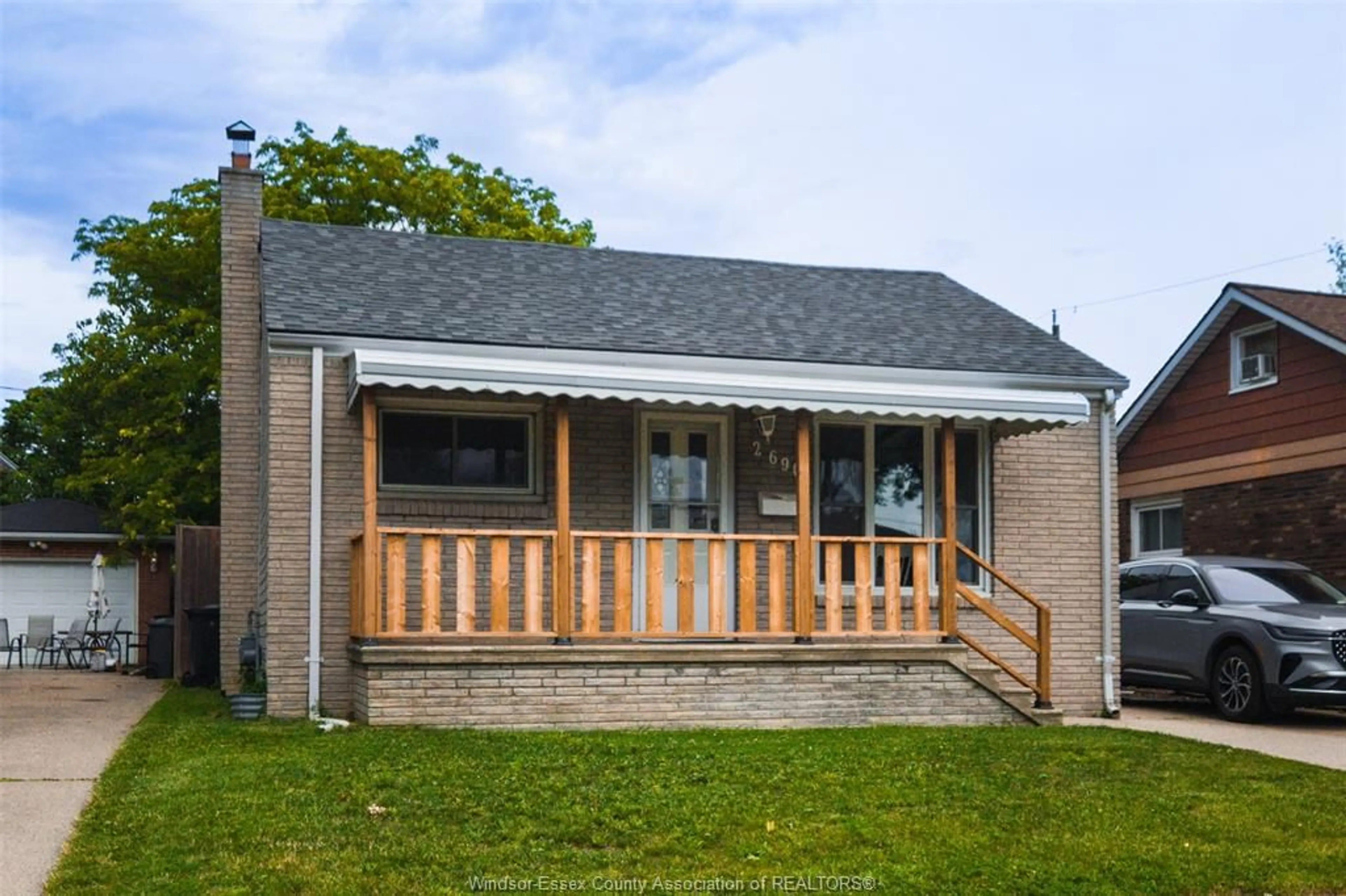 Home with vinyl exterior material, street for 2690 Chandler Rd, Windsor Ontario N8W 4B3