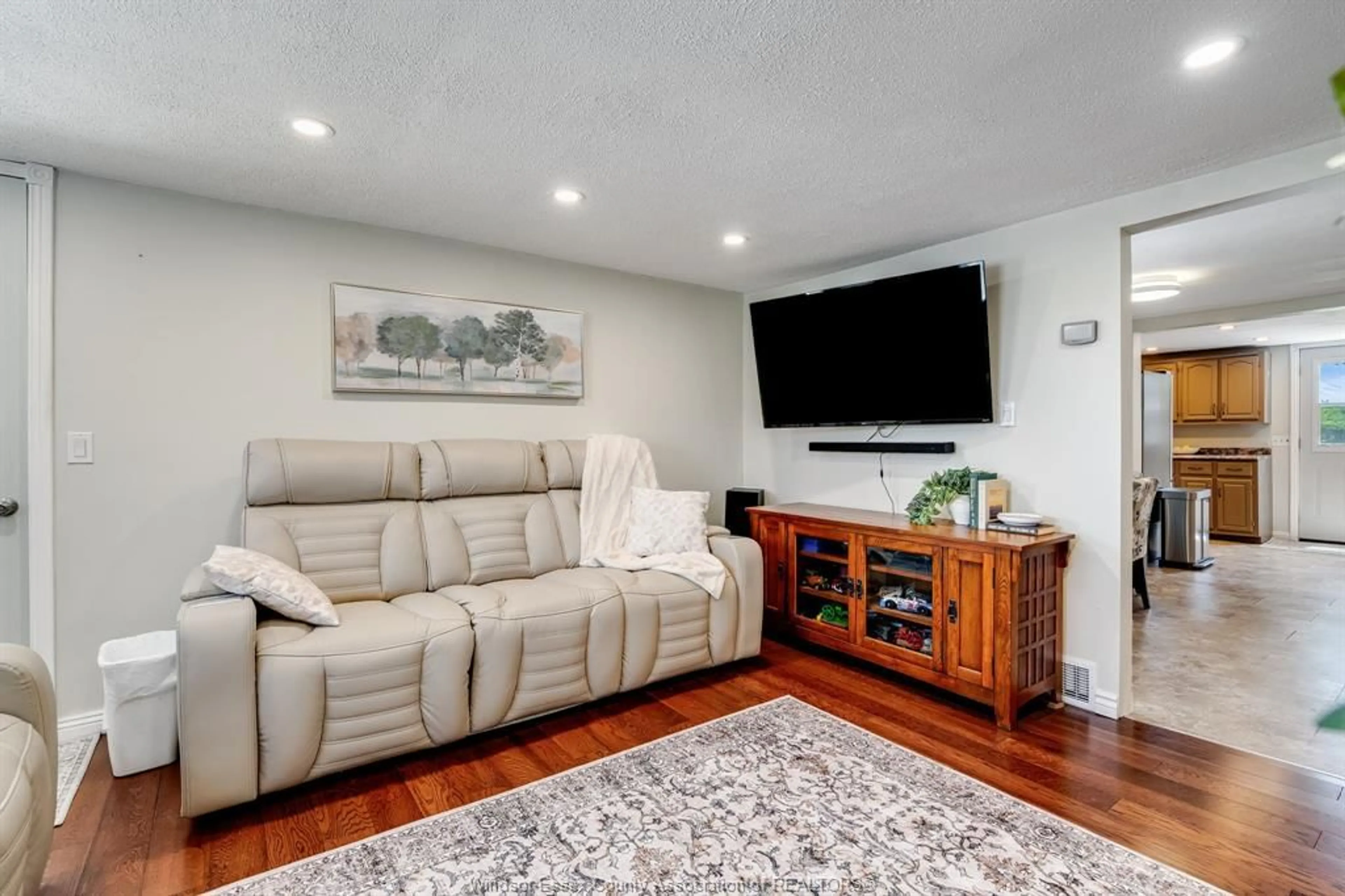 Living room with furniture, unknown for 918 Mersea Road 6, Leamington Ontario N8H 3V8