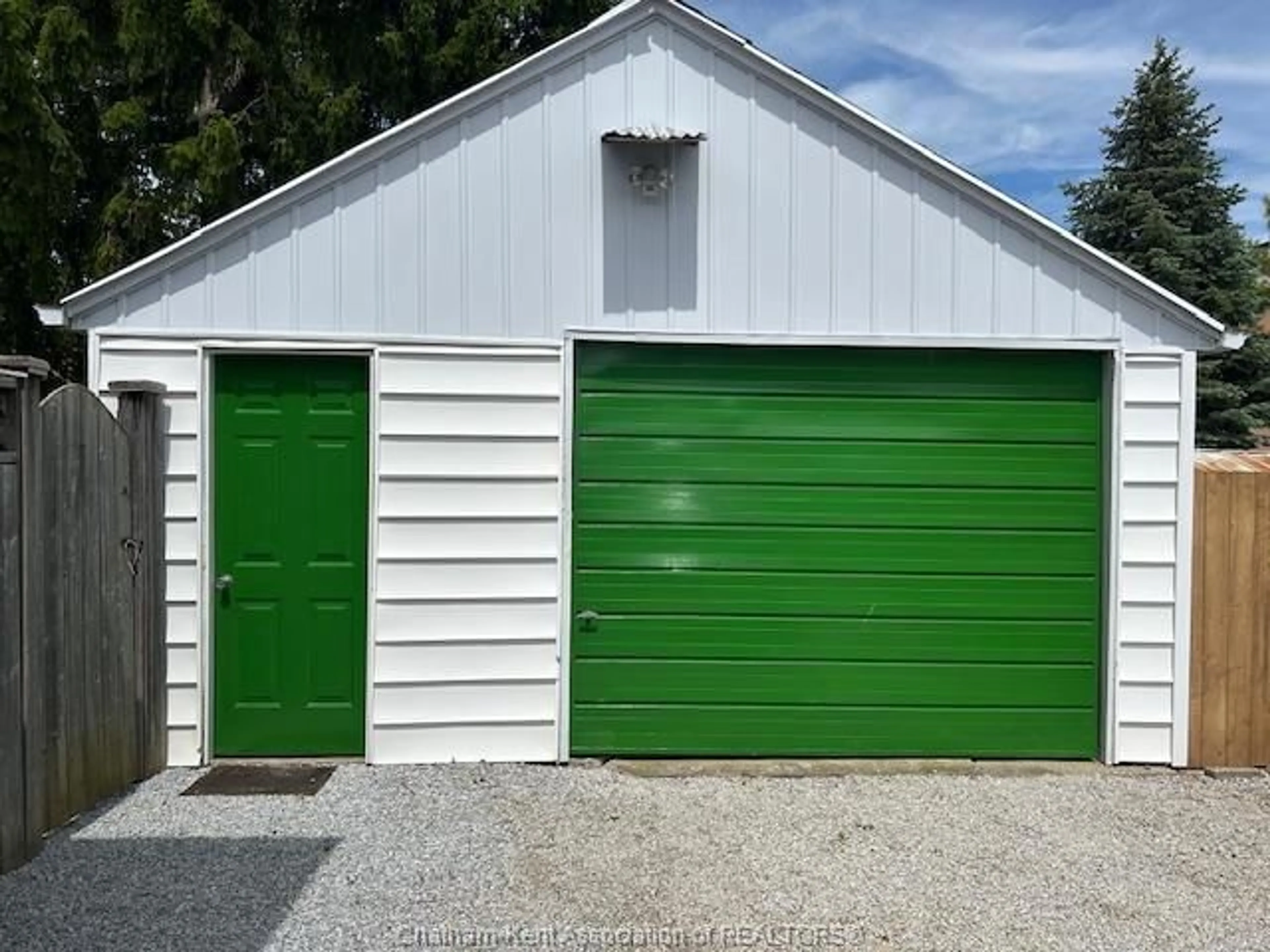 Indoor garage for 39 INGRAM St, Chatham Ontario N7L 3N6