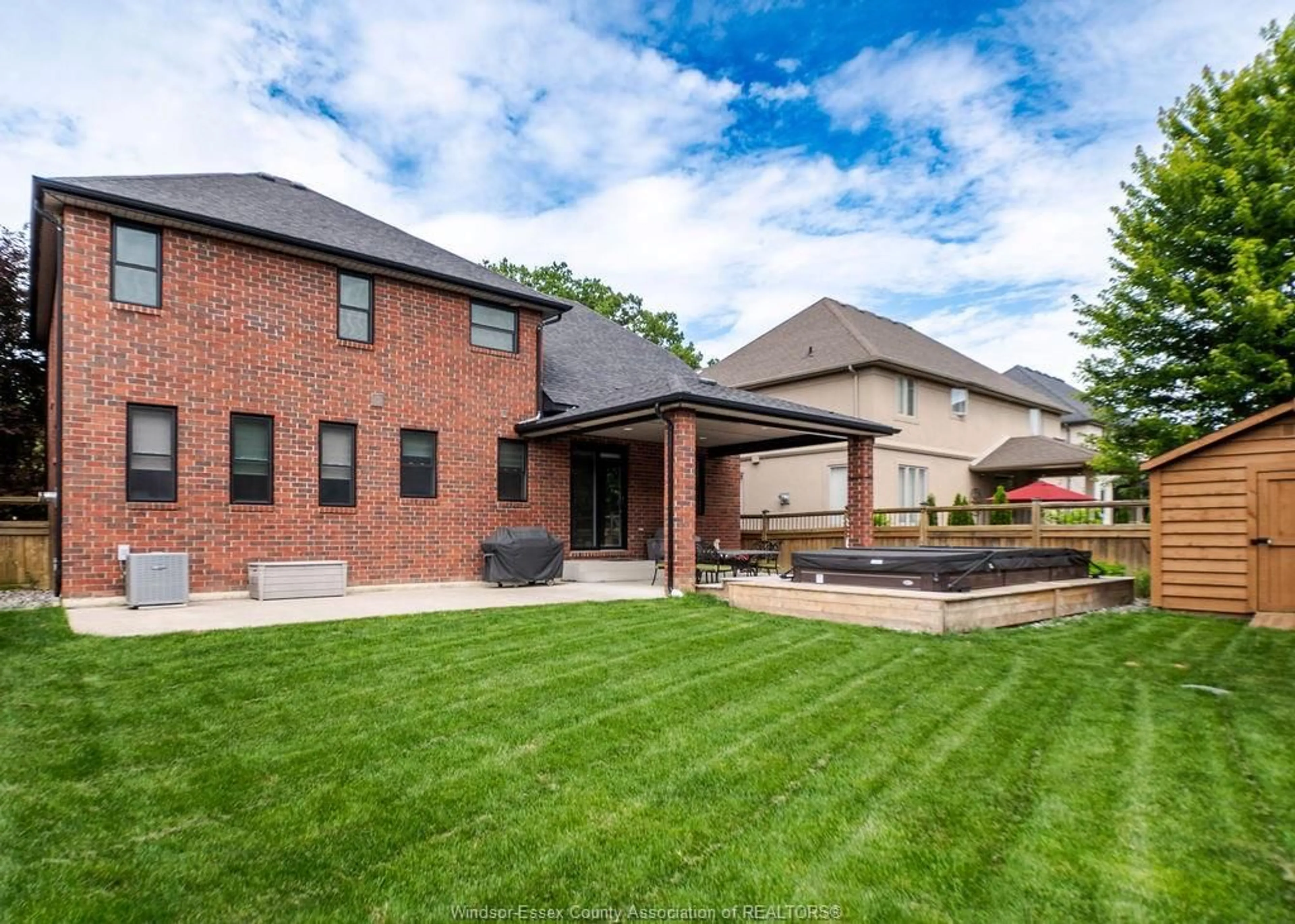 Home with brick exterior material, unknown for 1235 Maple, LaSalle Ontario N9J 3Y6