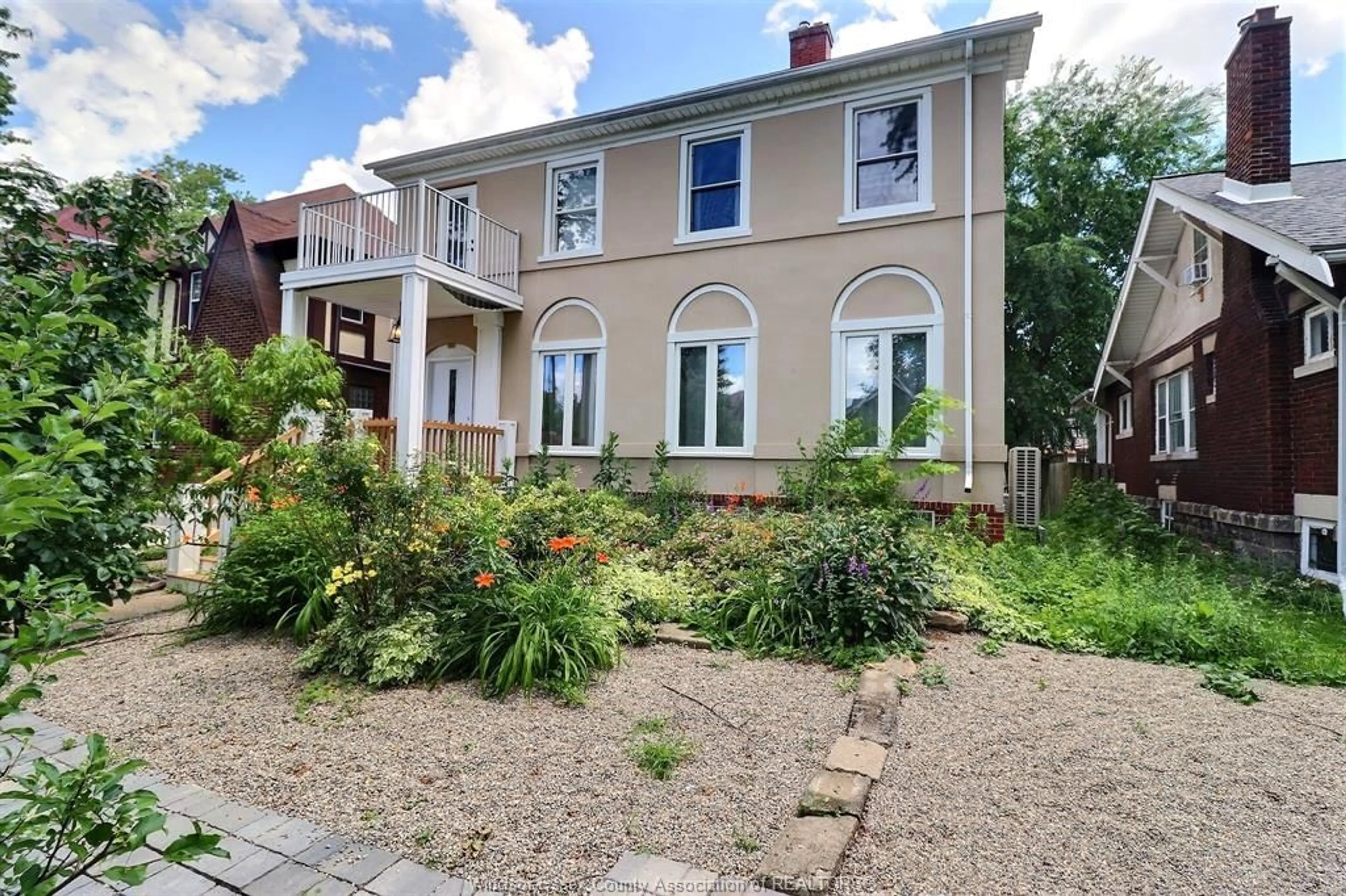 Home with brick exterior material, street for 956 VICTORIA, Windsor Ontario N9A 4N4