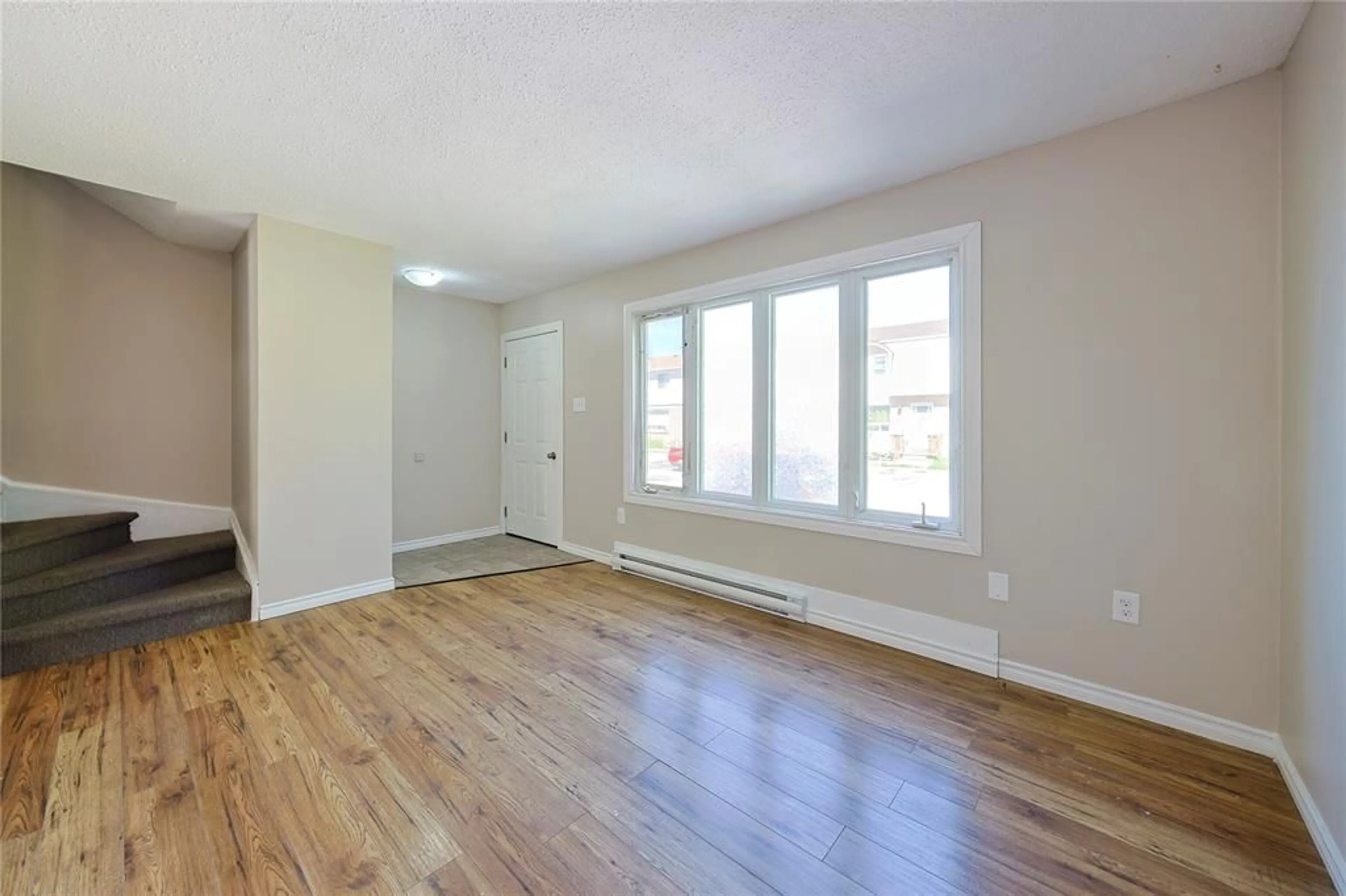 A pic of a room for 348 Cameron St, St Clair Ontario N0N 1G0