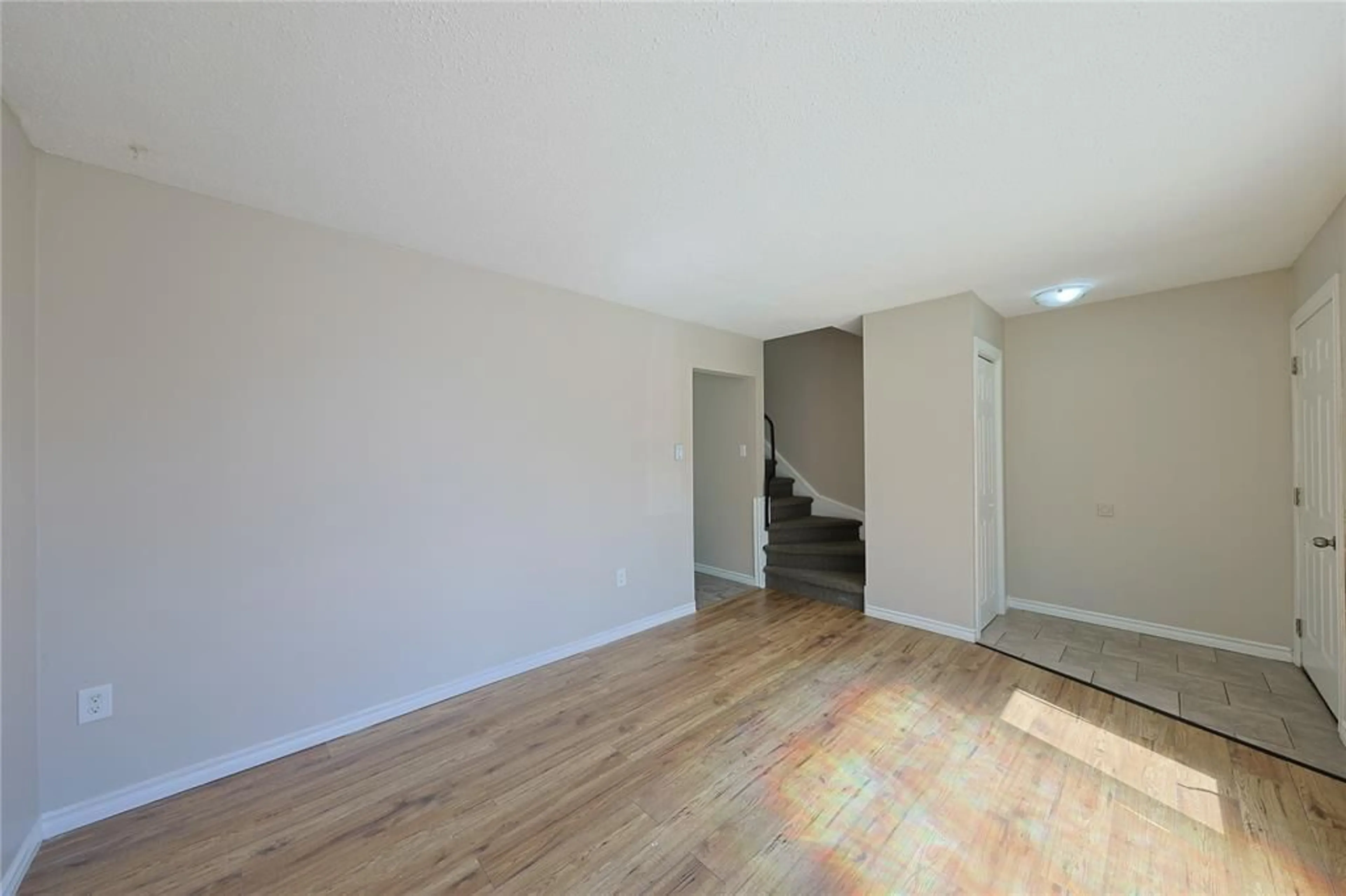 Unknown for 348 Cameron St, St Clair Ontario N0N 1G0