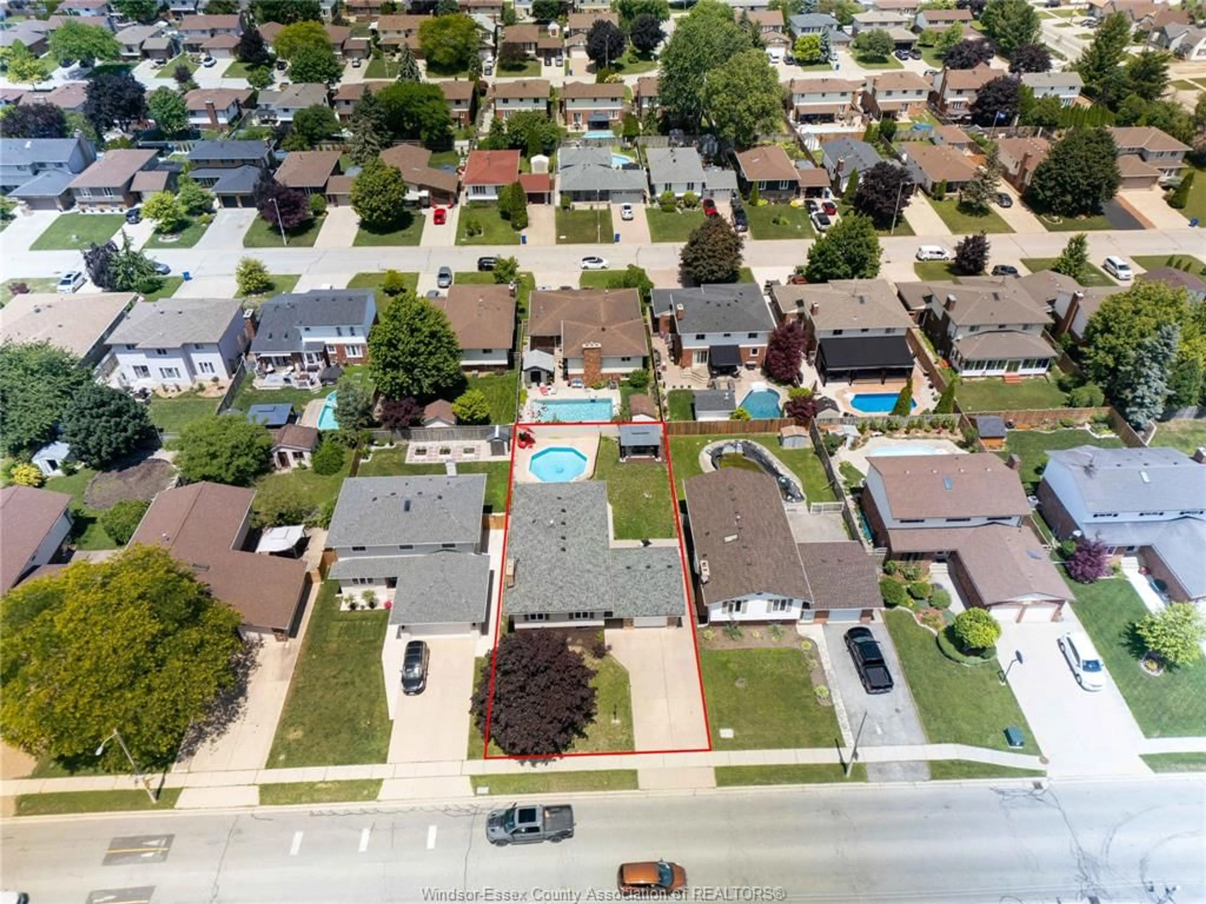 A pic from outside/outdoor area/front of a property/back of a property/a pic from drone, street for 12184 McNorton, Tecumseh Ontario N8N 3Z6