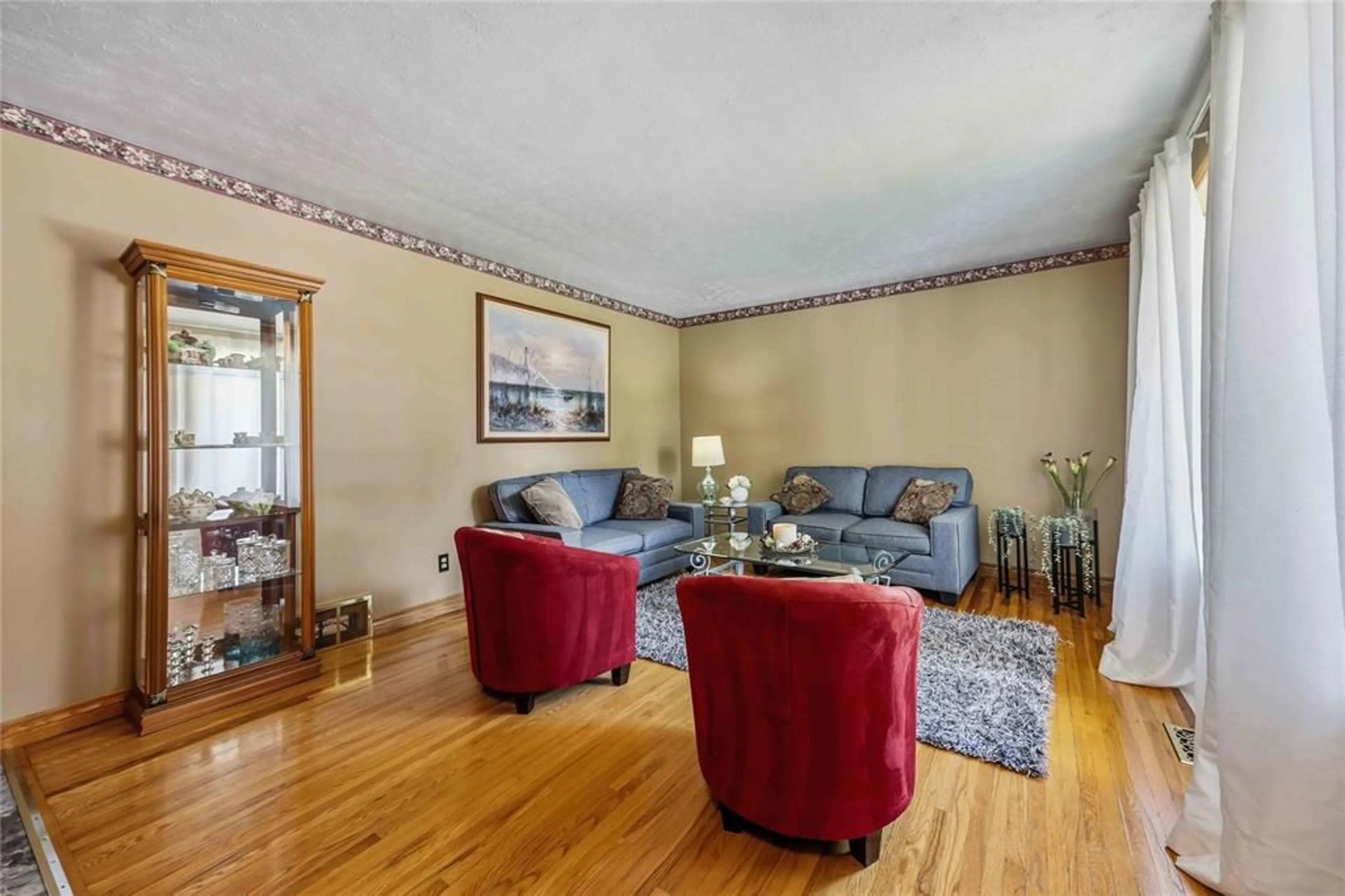 Living room with furniture, unknown for 1102 Indian Rd, Sarnia Ontario N7V 4C5