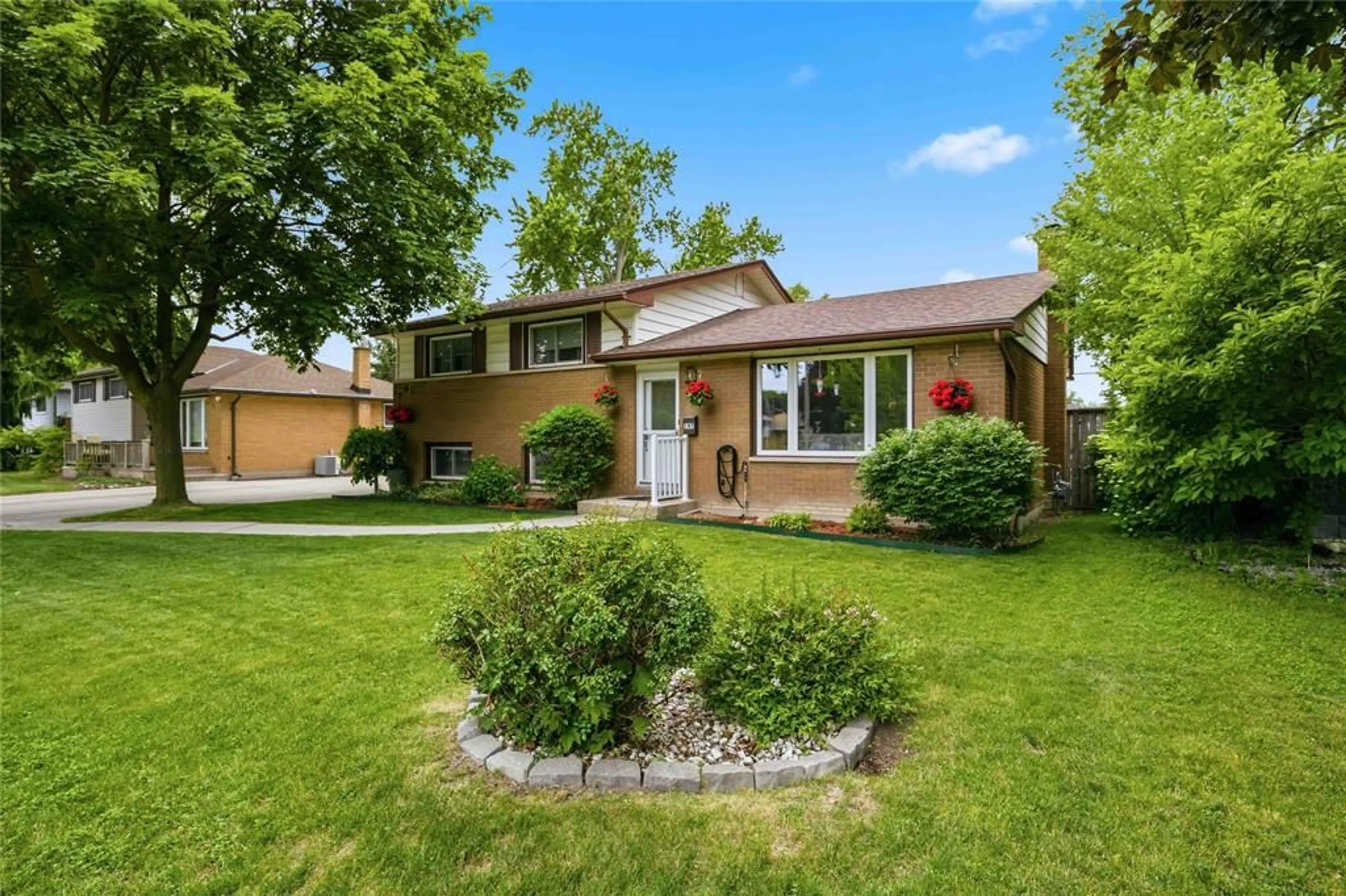 Unknown for 197 BORDEN St, Sarnia Ontario N7S 1E7