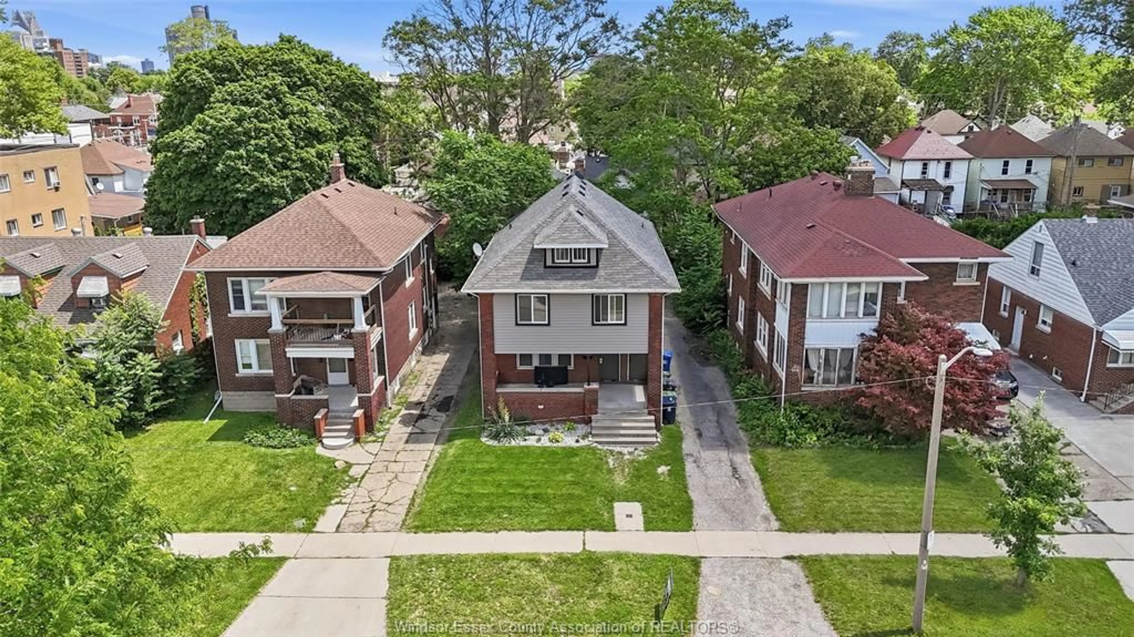 A pic from outside/outdoor area/front of a property/back of a property/a pic from drone, street for 326-328 PARTINGTON Ave, Windsor Ontario N9B 2N5