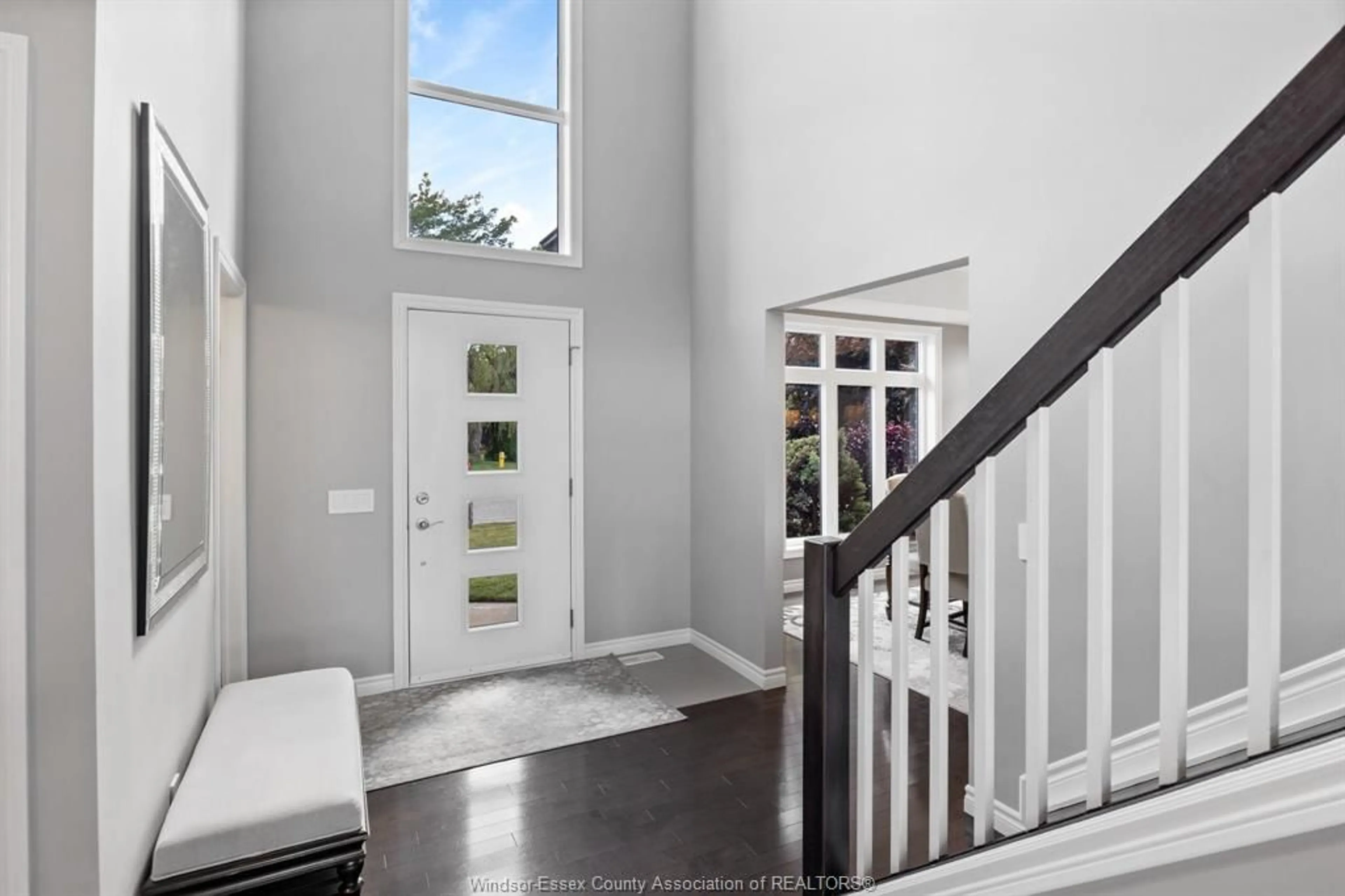 Indoor entryway for 116 BECHARD BEACH Ave, LaSalle Ontario N9J 3R1