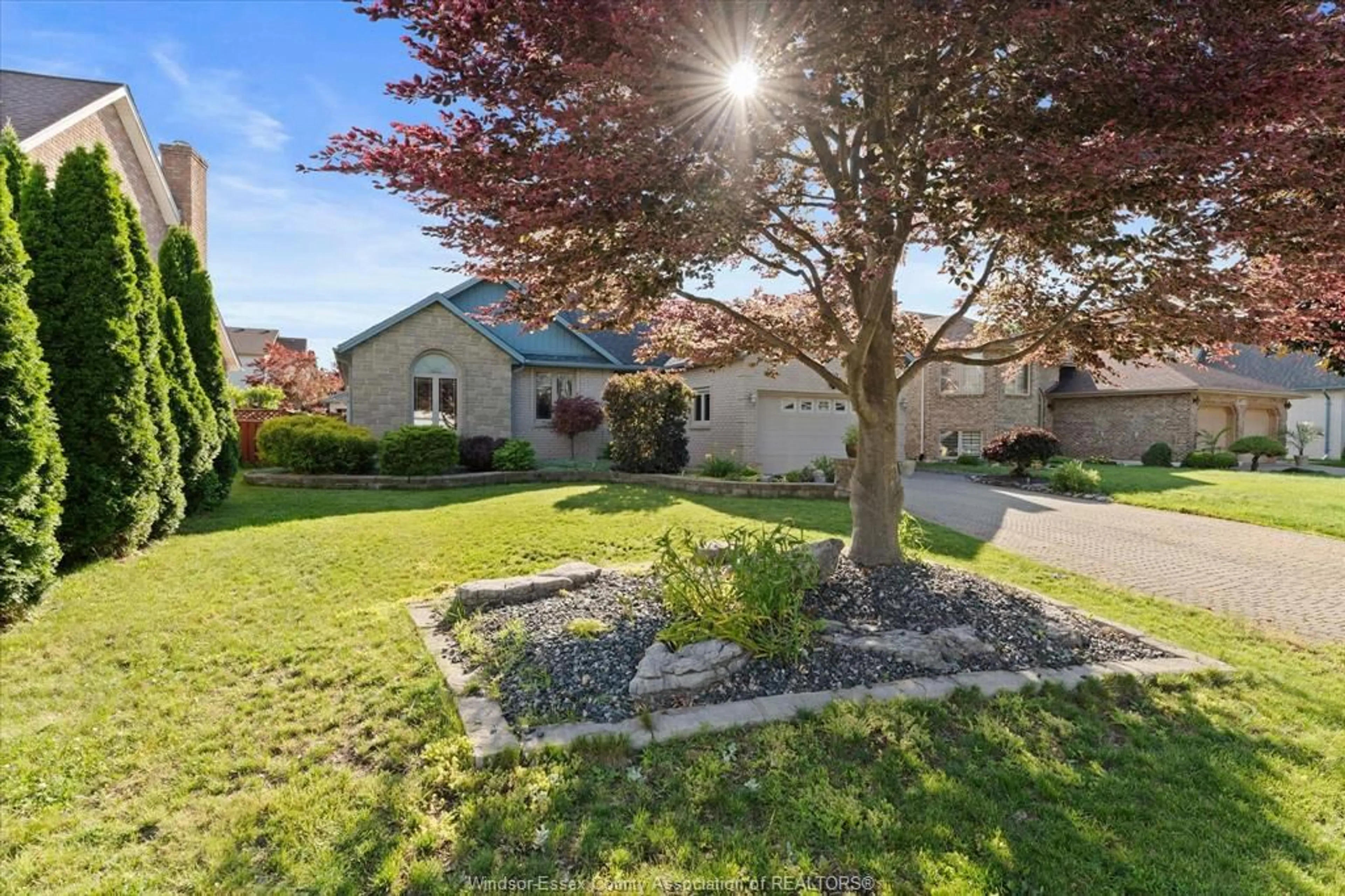 A pic from outside/outdoor area/front of a property/back of a property/a pic from drone, street for 2689 BUTTERY St, Windsor Ontario N9E 4L7