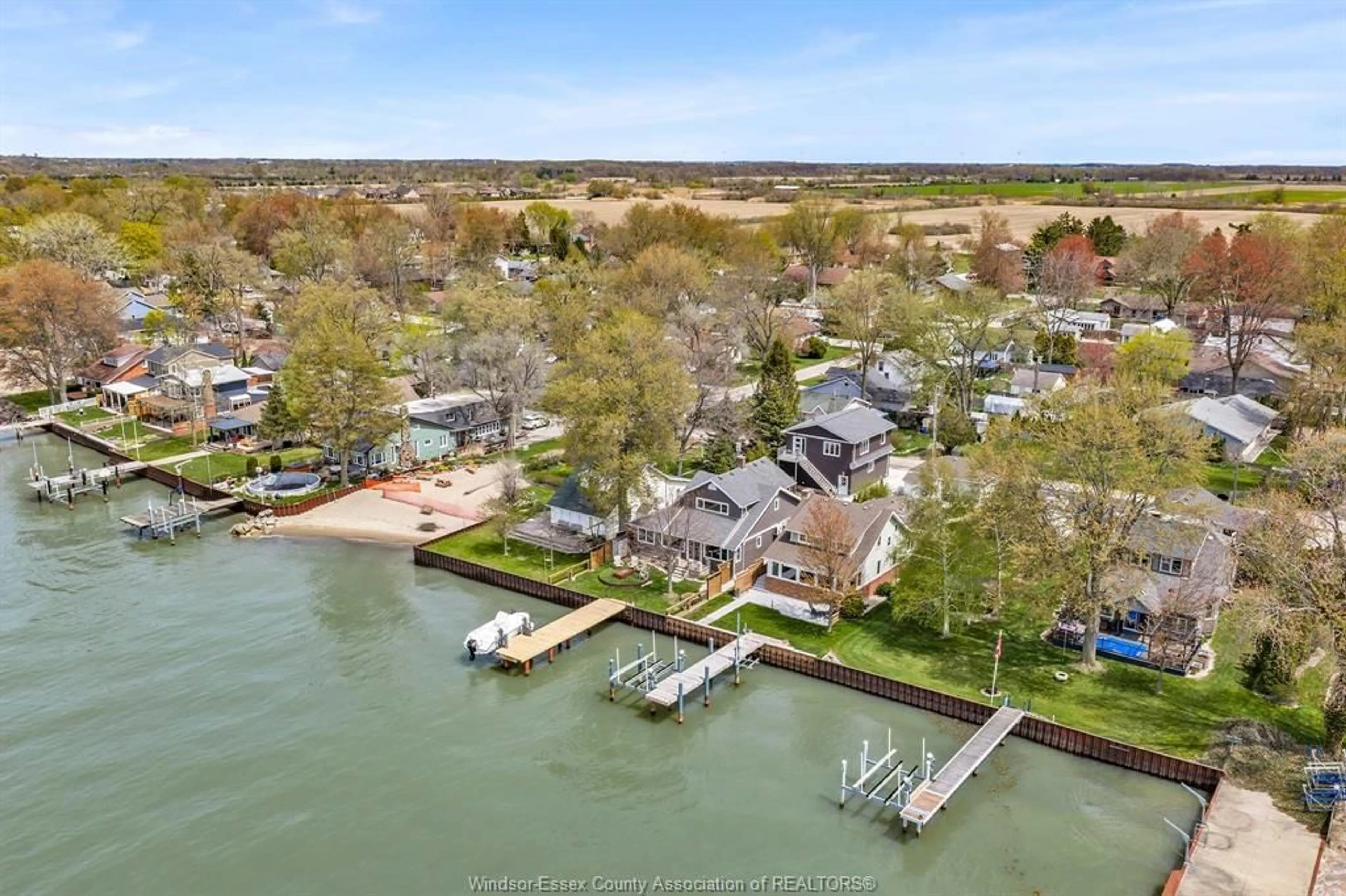 A pic from outside/outdoor area/front of a property/back of a property/a pic from drone, water/lake/river/ocean view for 41 Mickle Dr, Amherstburg Ontario N9V 1V3