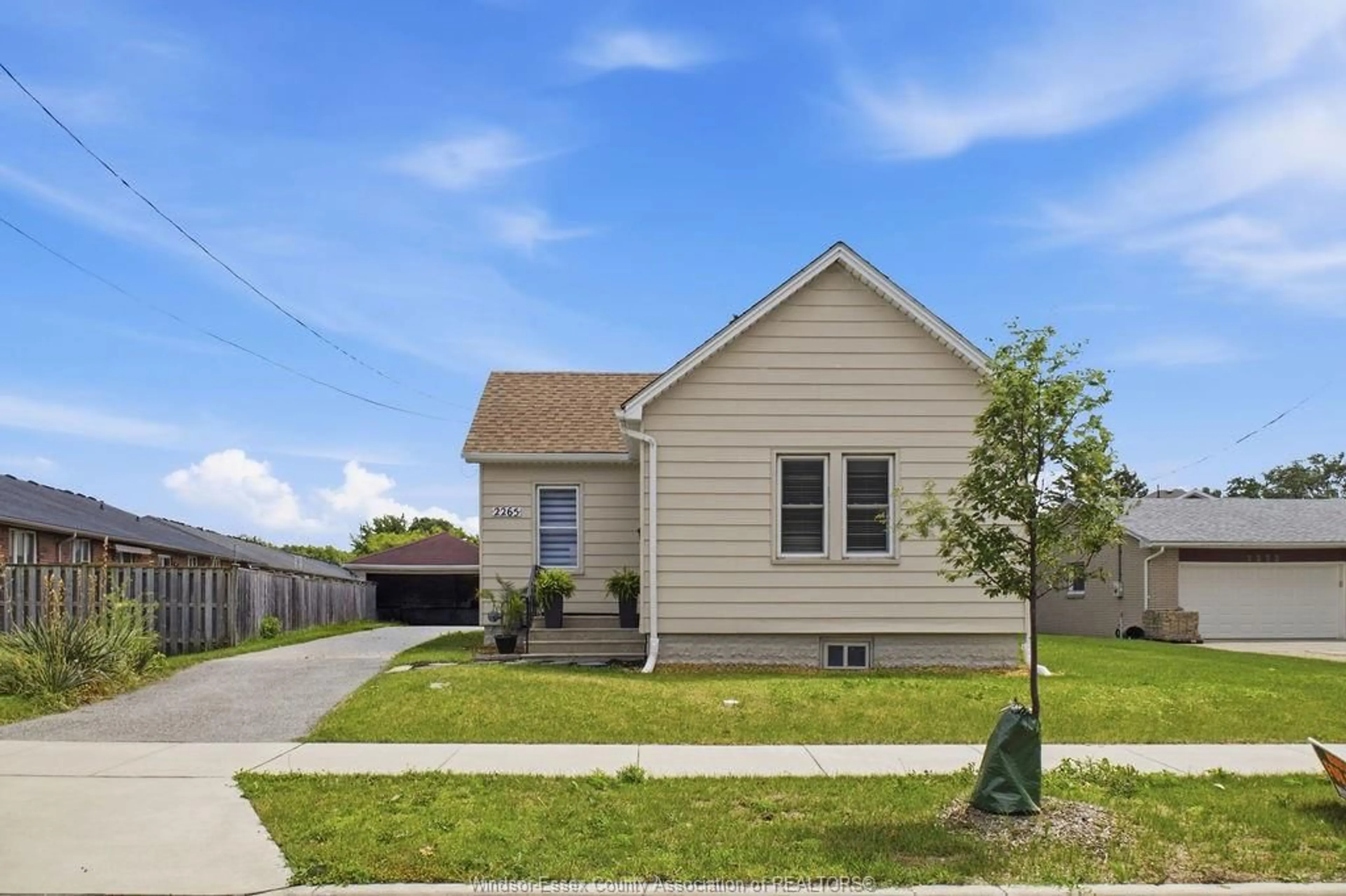 Home with vinyl exterior material, street for 2265 CABANA, Windsor Ontario N9E 3K1