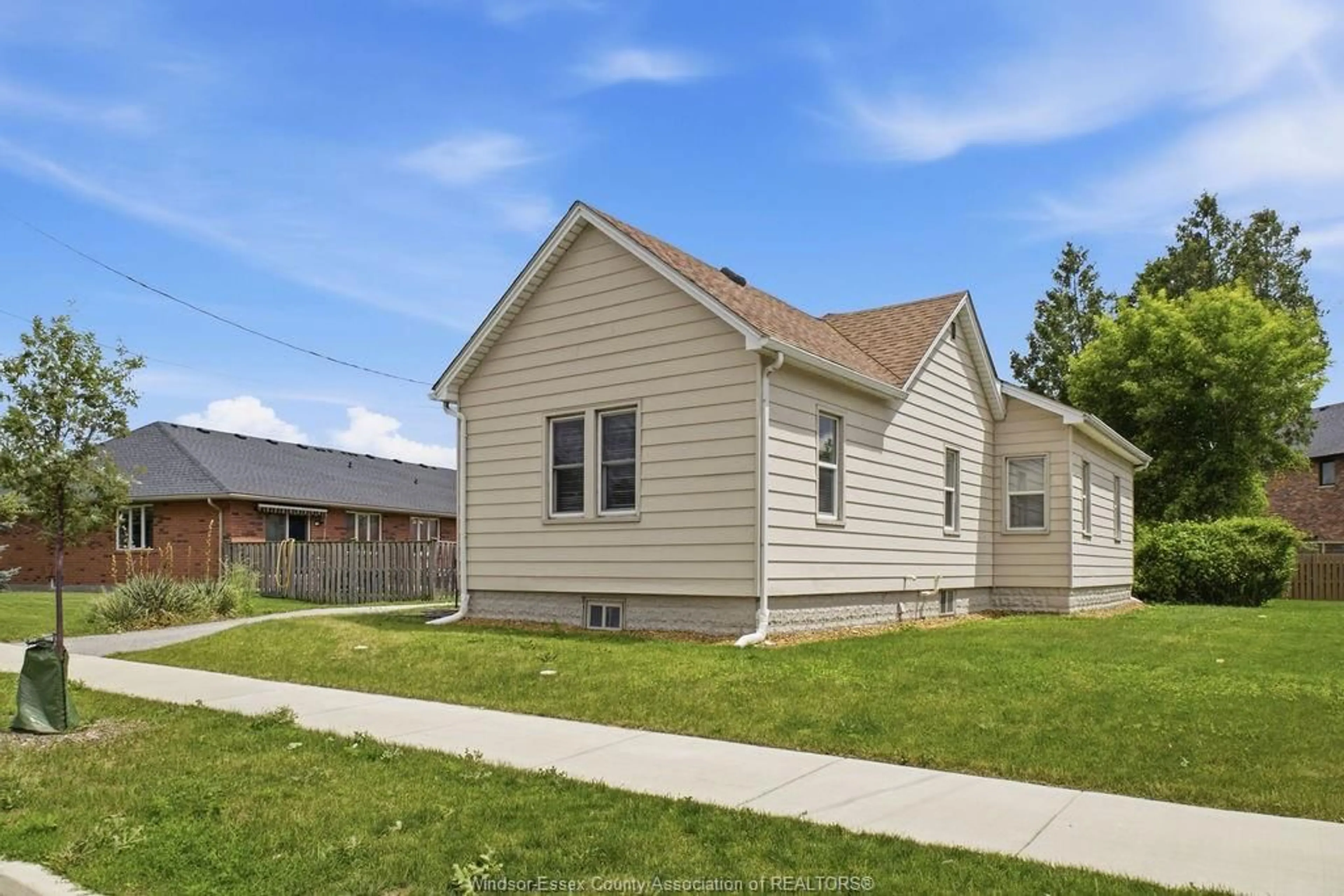 Home with vinyl exterior material, street for 2265 CABANA, Windsor Ontario N9E 3K1