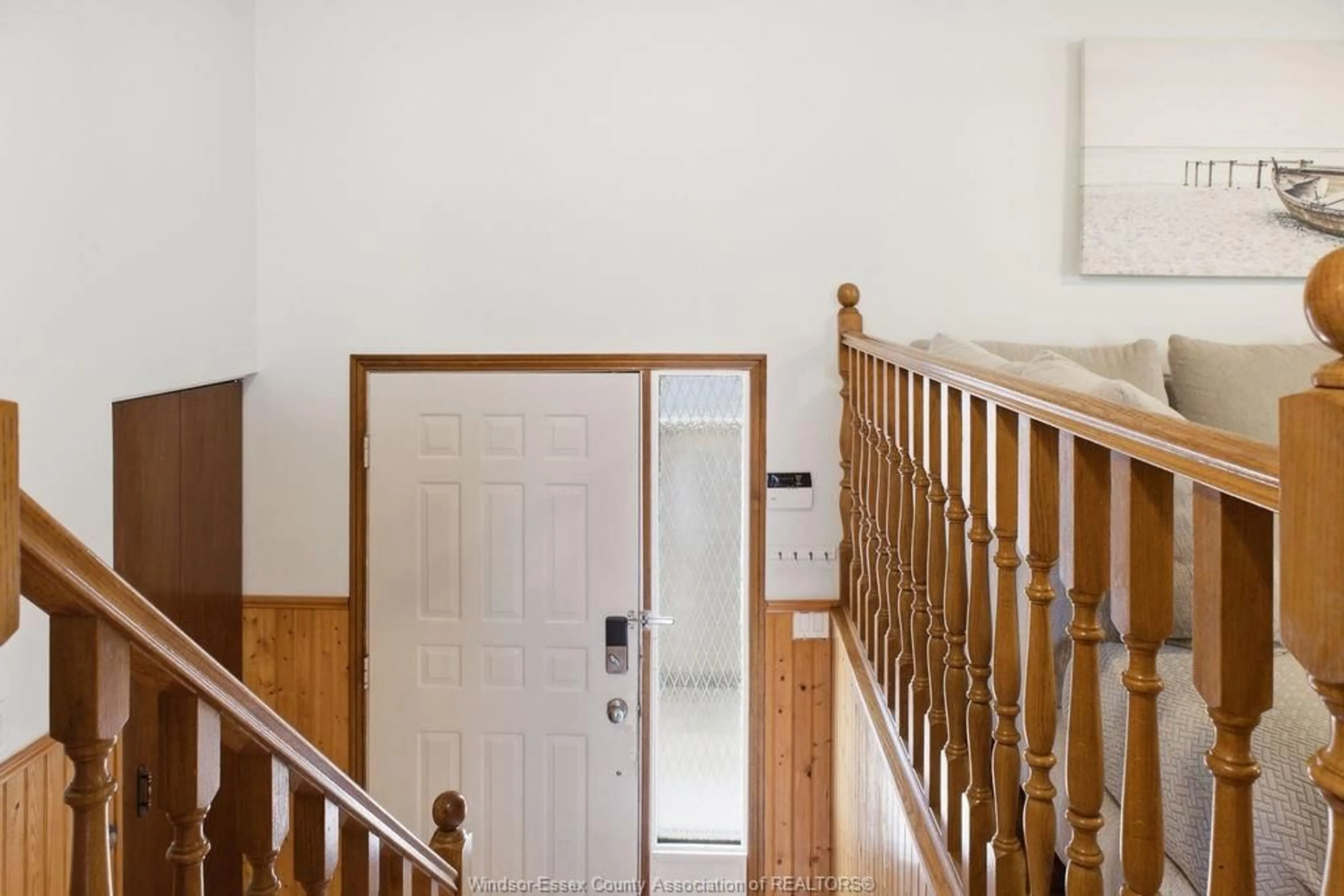 Indoor foyer for 1646 LANGLOIS Ave, Windsor Ontario N8X 4M5