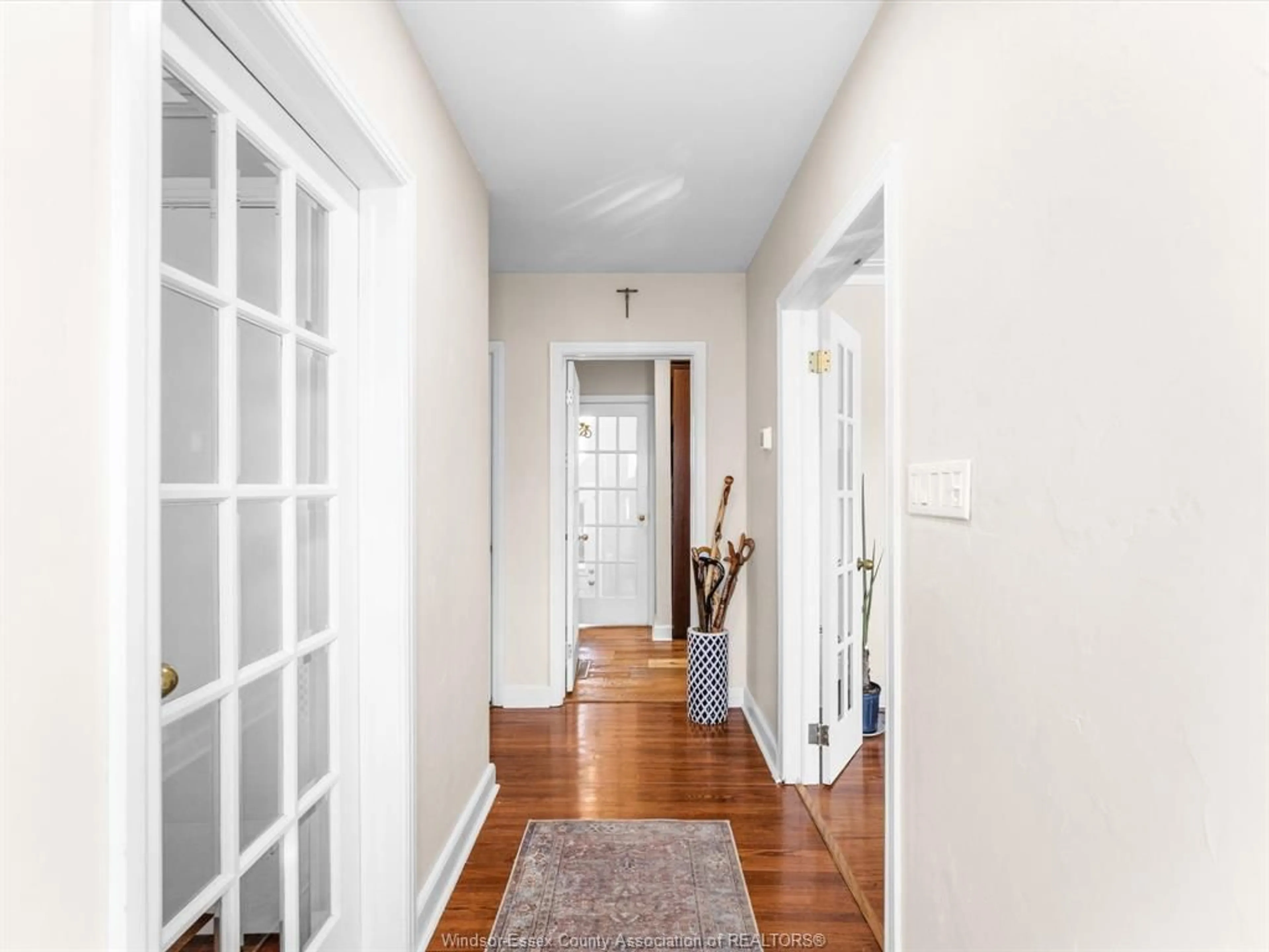 Indoor entryway for 264 PATRICE Dr, Windsor Ontario N8S 2R6