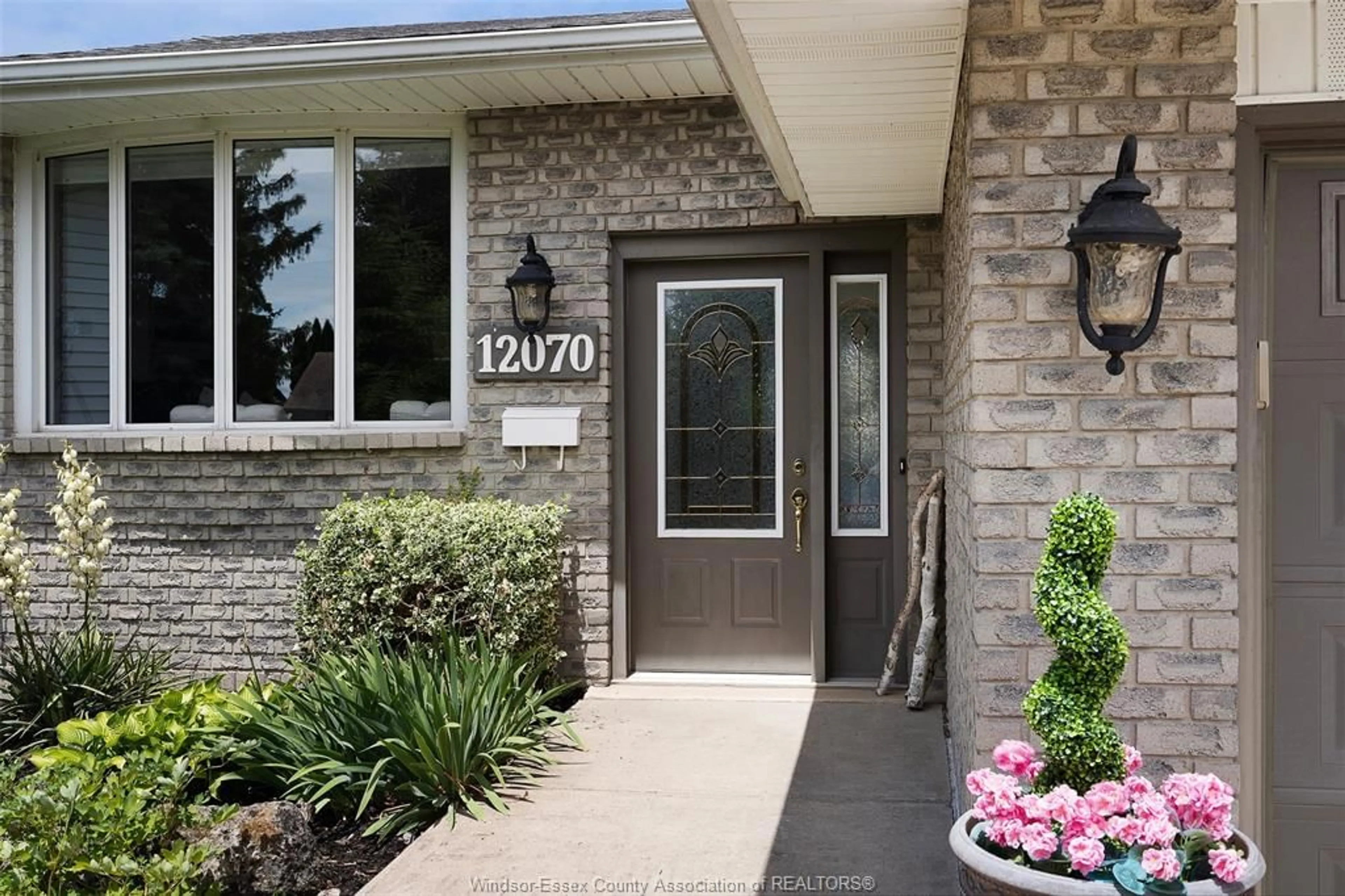 Indoor entryway for 12070 BAILLARGEON, Tecumseh Ontario N8N 3Z9