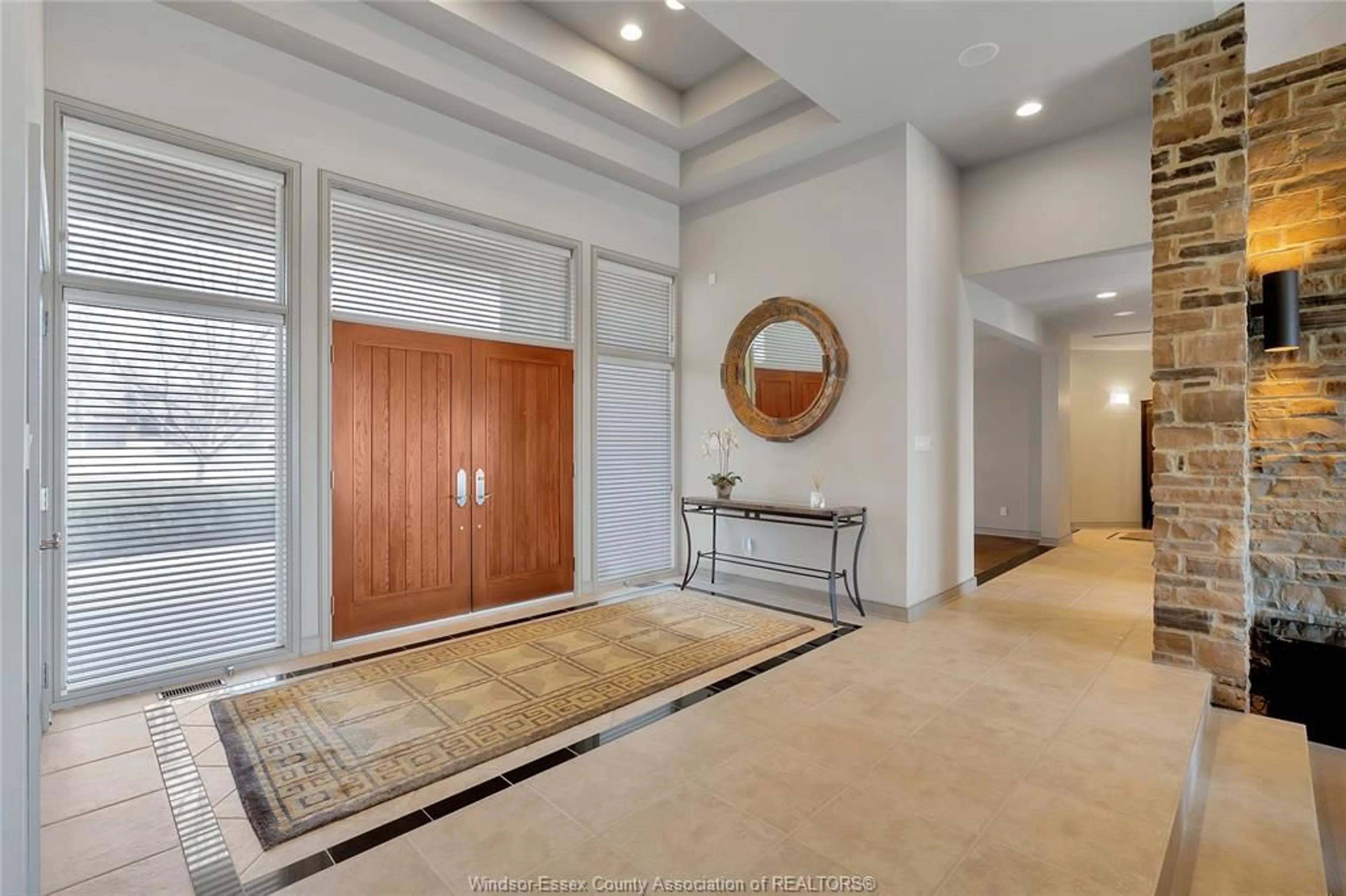 Indoor foyer for 30 EMERALD Lane, Amherstburg Ontario N9V 3R3
