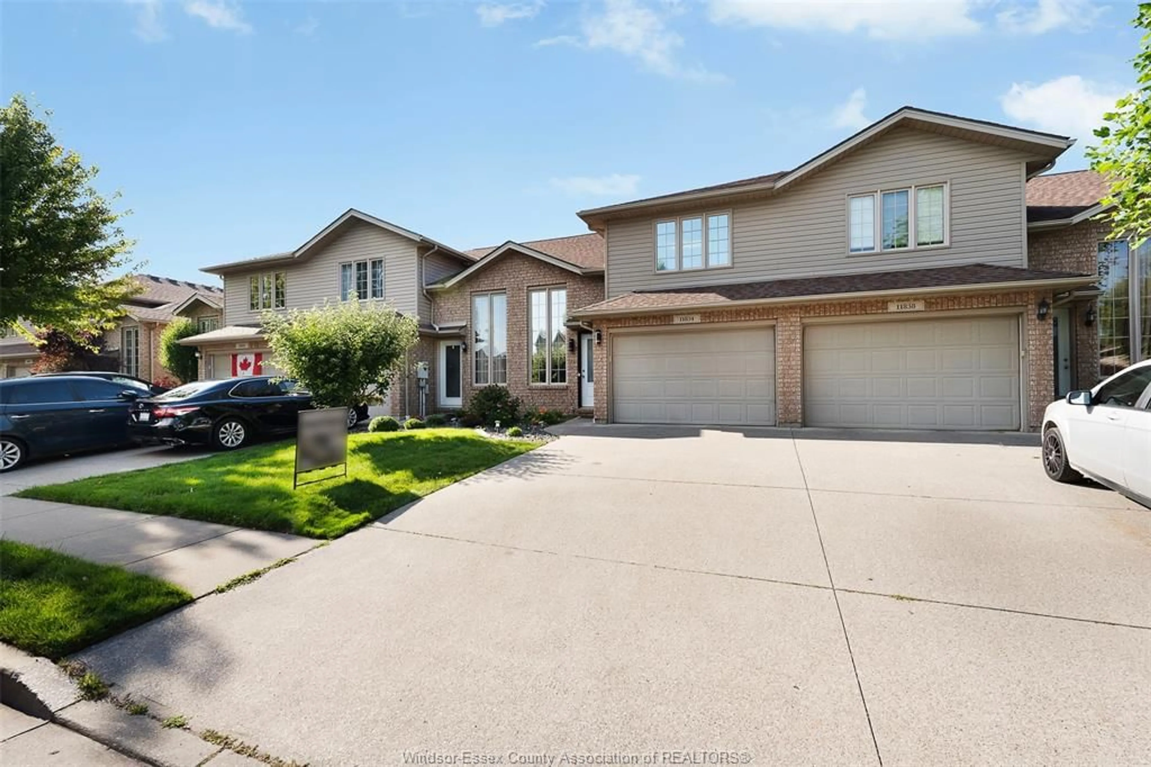 A pic from outside/outdoor area/front of a property/back of a property/a pic from drone, street for 11834 ROCKLAND, Windsor Ontario N8P 1Z5