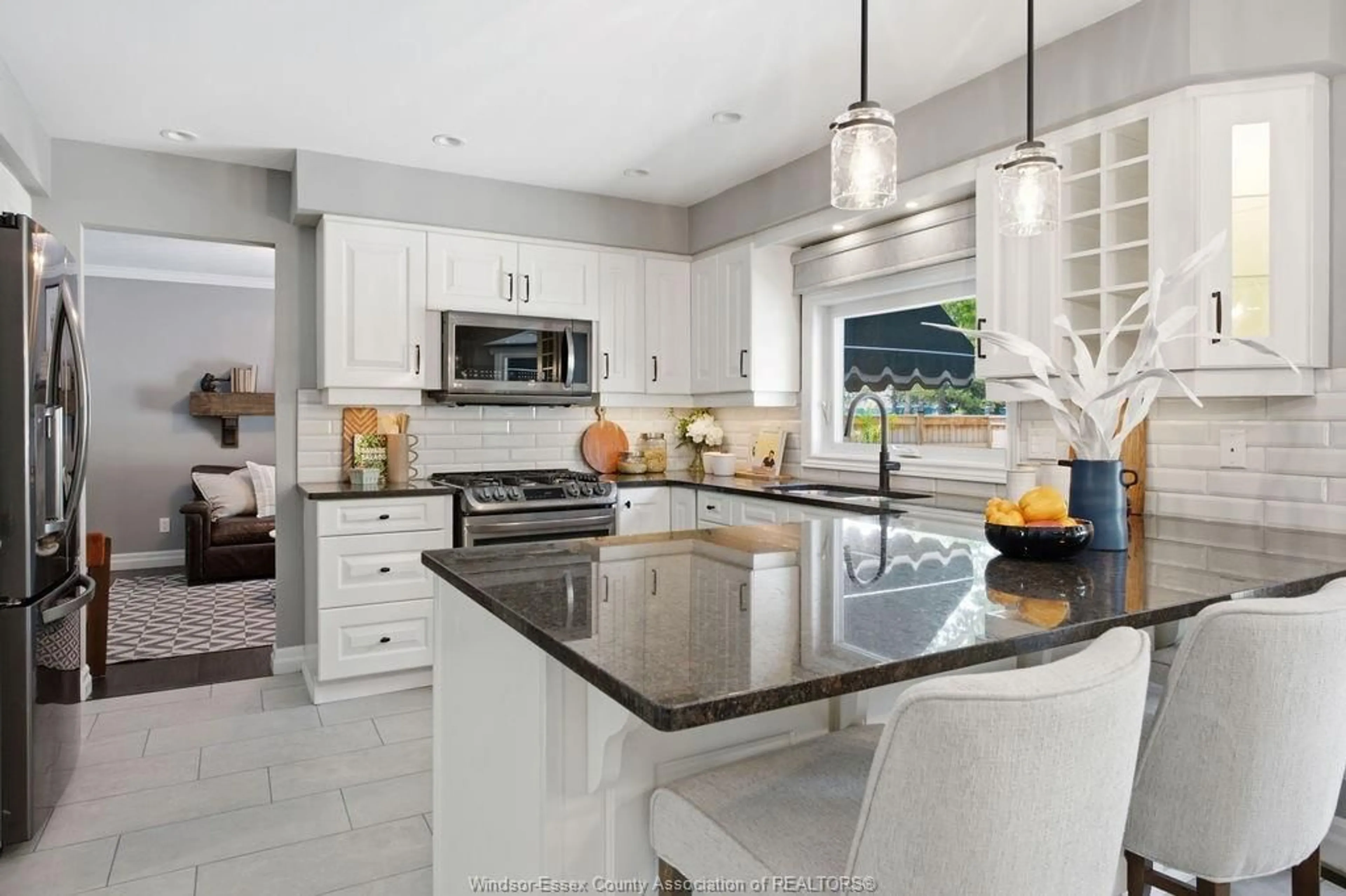 Contemporary kitchen, ceramic/tile floor for 535 HARBOURNE Cres, Tecumseh Ontario N8N 3J5