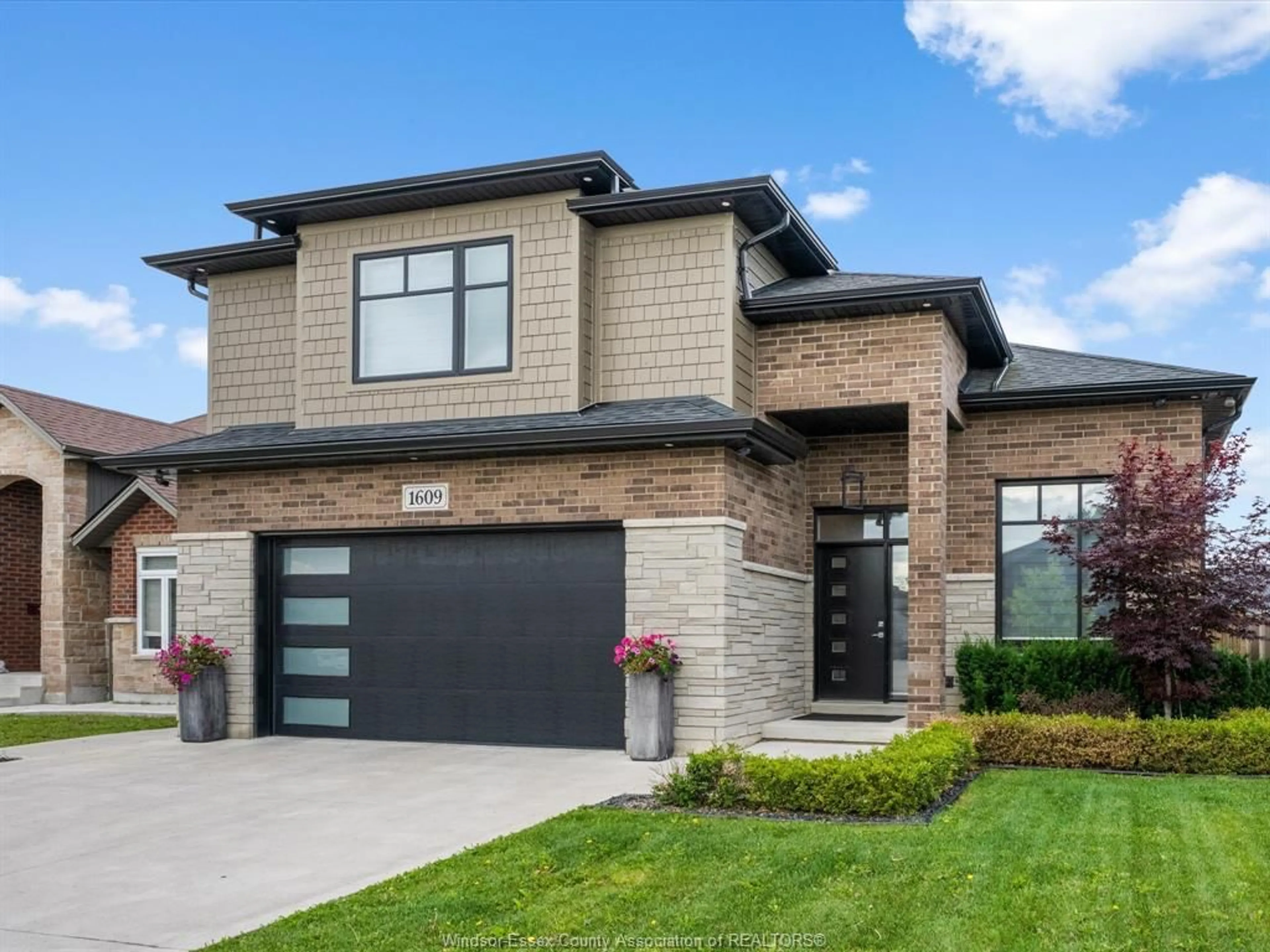 Home with brick exterior material, street for 1609 HARRISON St, LaSalle Ontario N9H 0L7