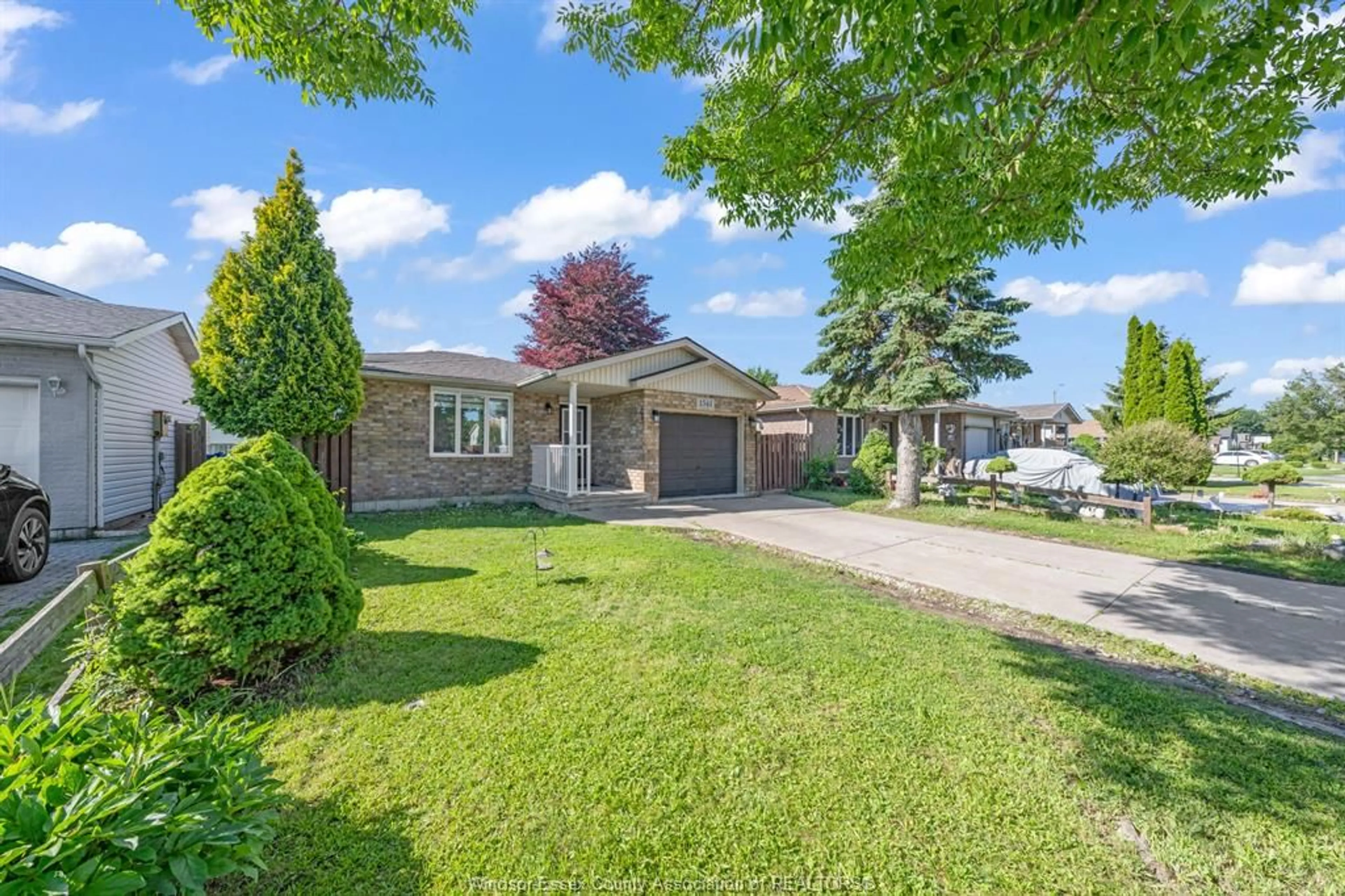 A pic from outside/outdoor area/front of a property/back of a property/a pic from drone, street for 1541 FOSTER, Windsor Ontario N8W 5P8